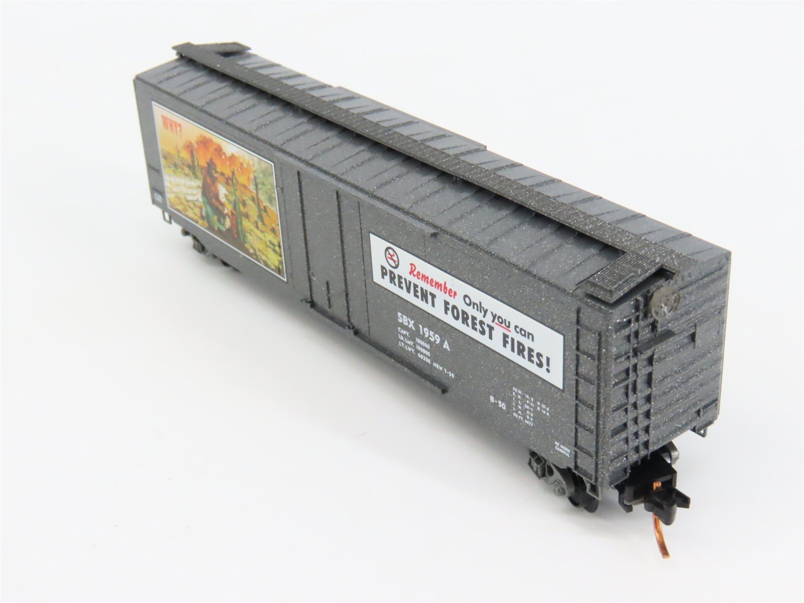 N Scale Micro-Trains 03200402 SBX Smokey Bear 50' Plug Door Box Car 1959 A RTR