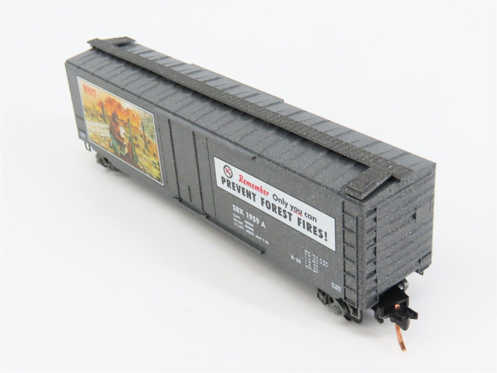 N Scale Micro-Trains 03200402 SBX Smokey Bear 50' Plug Door Box Car 1959 A RTR