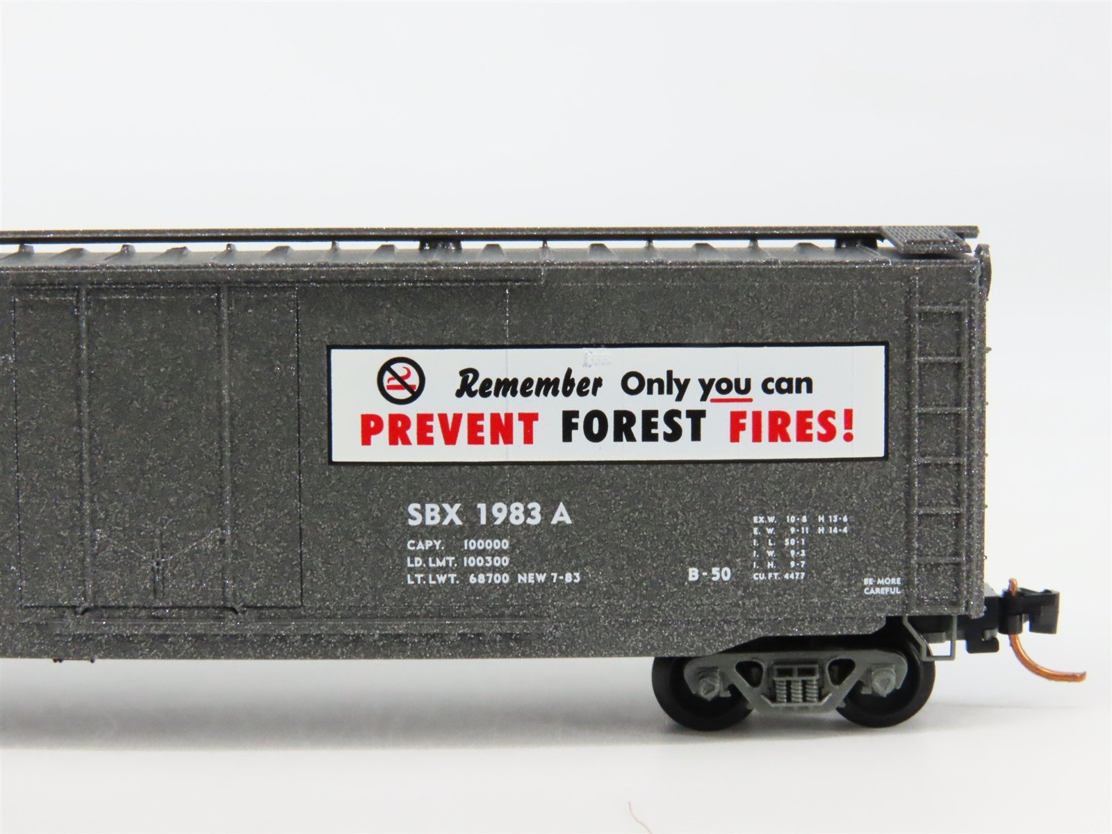 N Scale Micro-Trains 03200405 SBX Smokey Bear 50' Plug Door Box Car 1983 A RTR