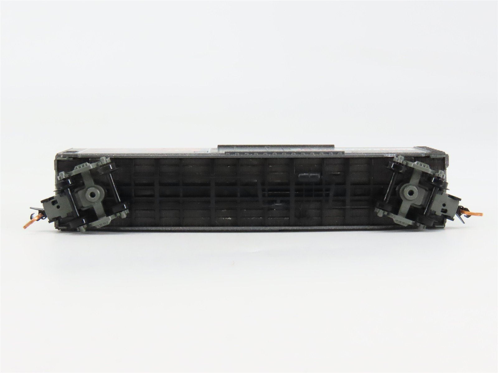 N Scale Micro-Trains 03200405 SBX Smokey Bear 50' Plug Door Box Car 1983 A RTR