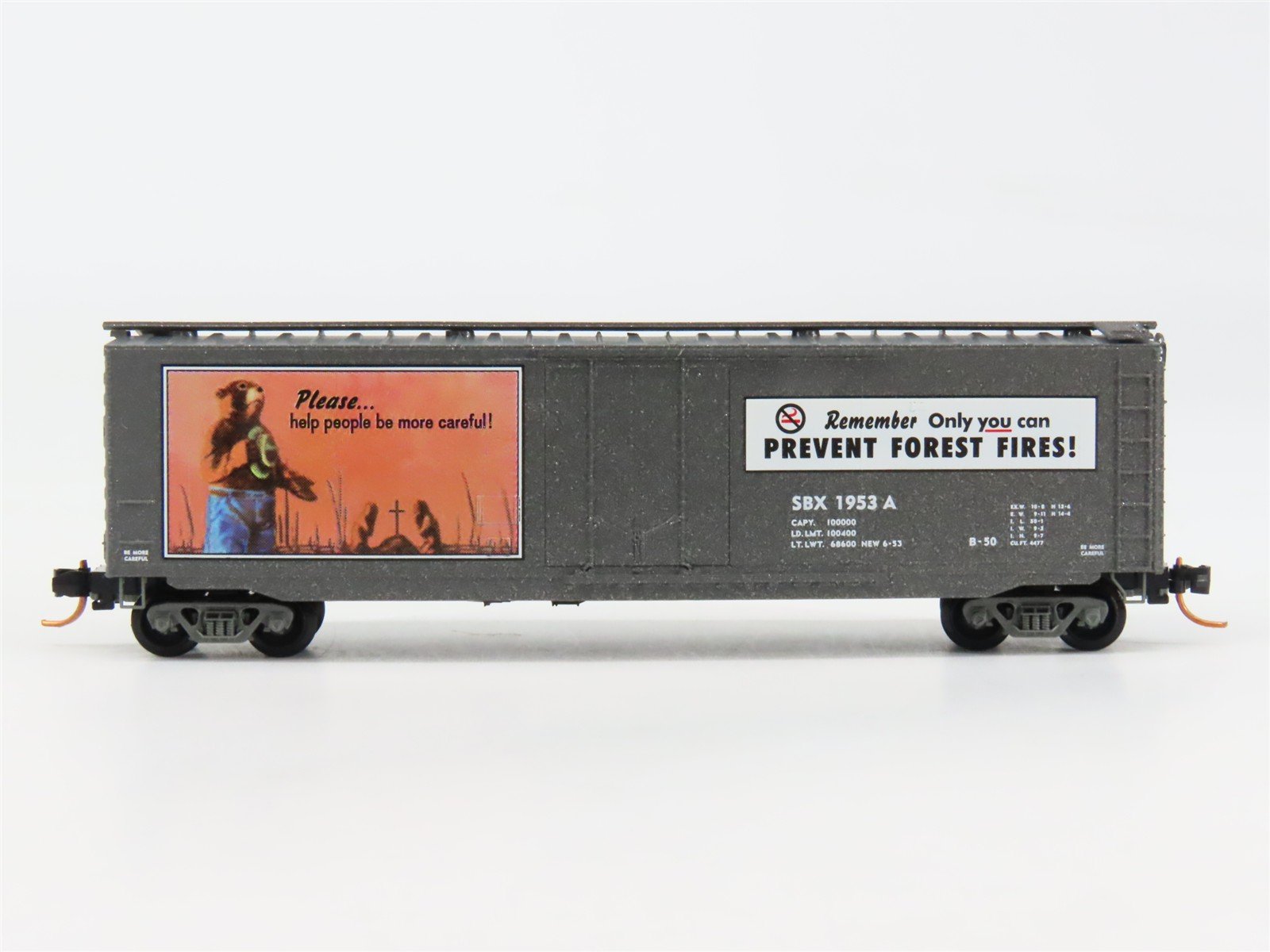 N Scale Micro-Trains 03200401 SBX Smokey Bear 50' Plug Door Box Car 1953 A RTR