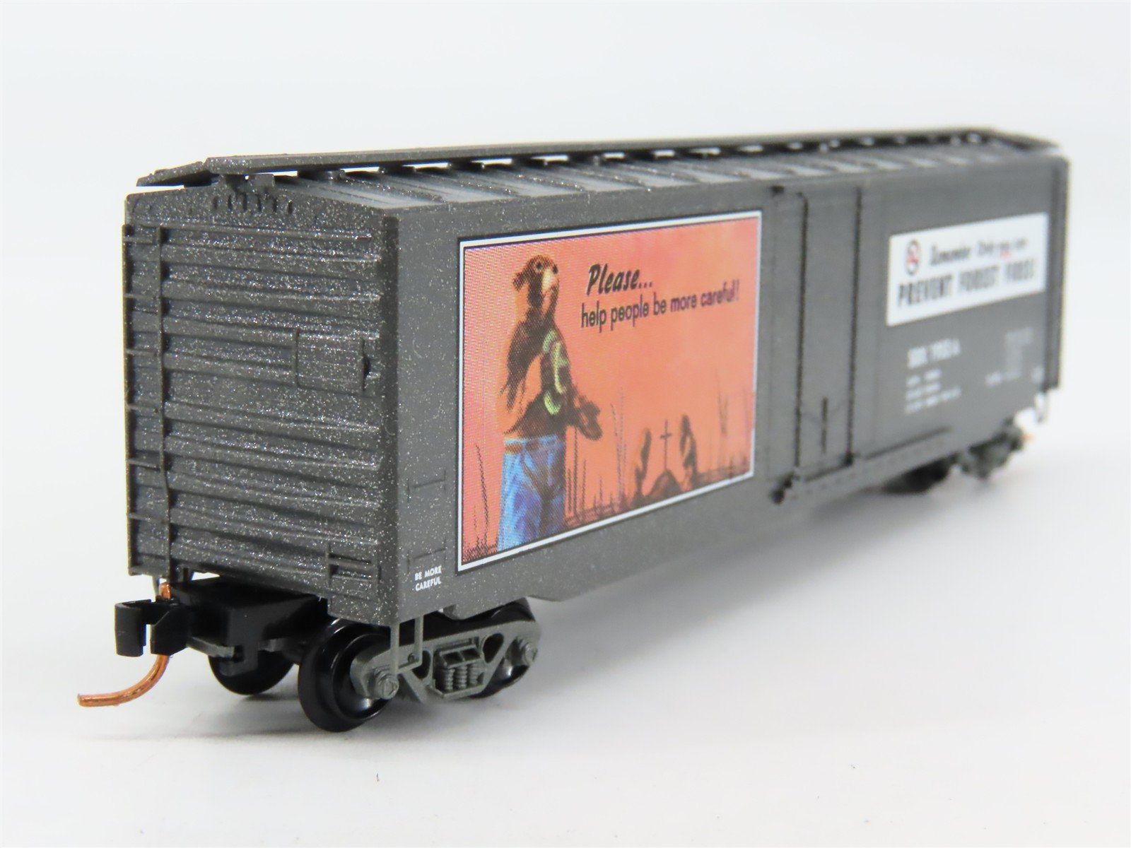 N Scale Micro-Trains 03200401 SBX Smokey Bear 50' Plug Door Box Car 1953 A RTR