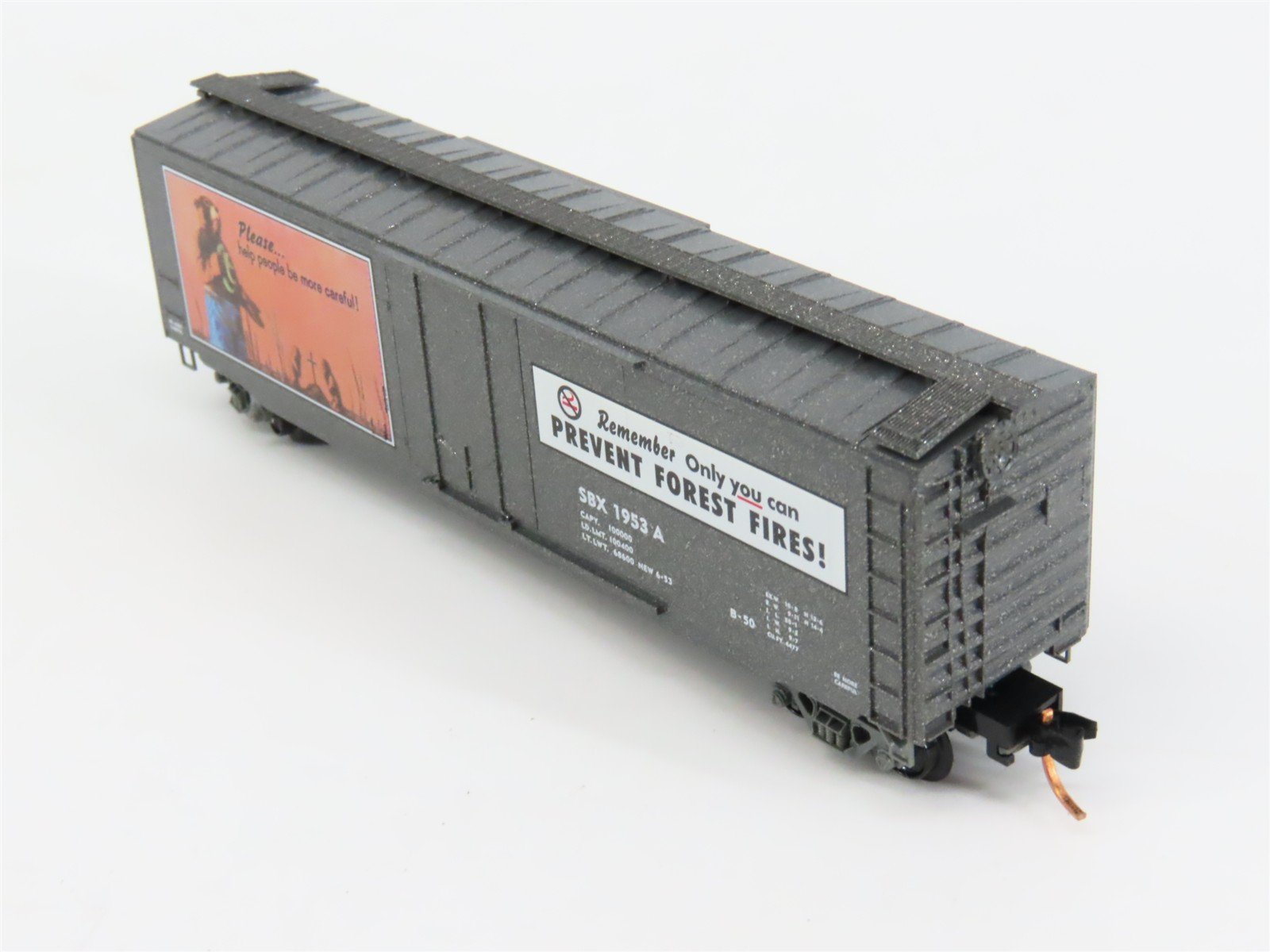 N Scale Micro-Trains 03200401 SBX Smokey Bear 50' Plug Door Box Car 1953 A RTR