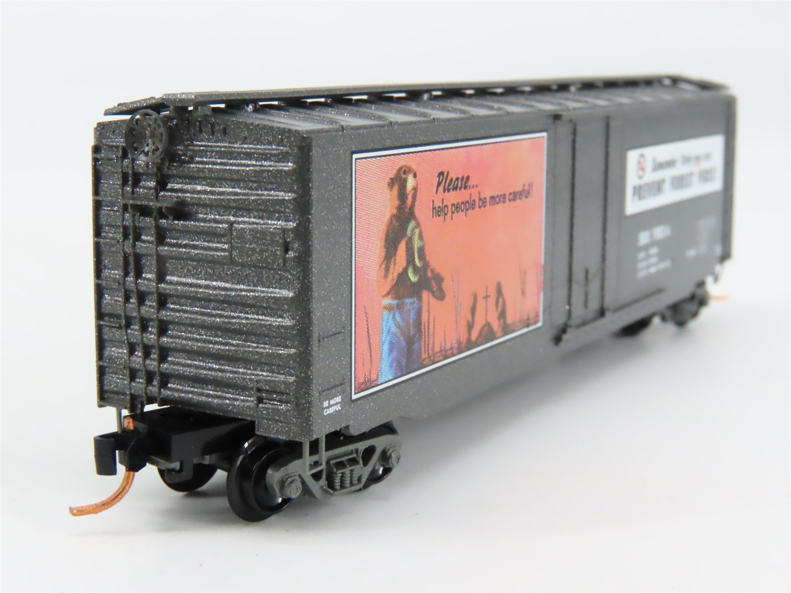 N Scale Micro-Trains 03200401 SBX Smokey Bear 50' Plug Door Box Car 1953 A RTR