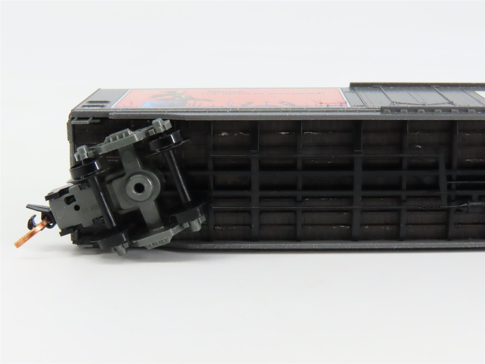 N Scale Micro-Trains 03200401 SBX Smokey Bear 50' Plug Door Box Car 1953 A RTR