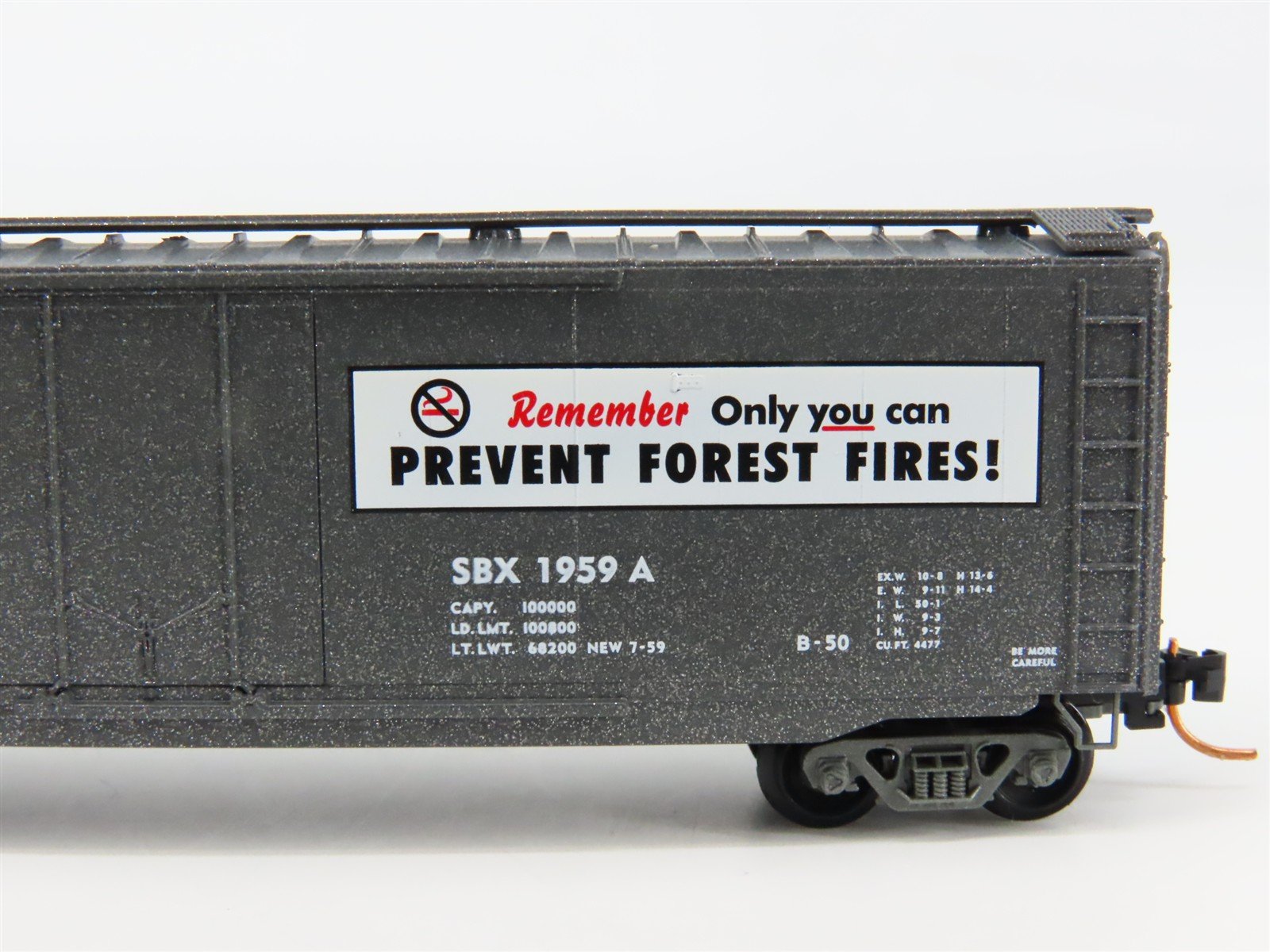 N Scale Micro-Trains 03200402 SBX Smokey Bear 50' Plug Door Box Car 1959 A RTR