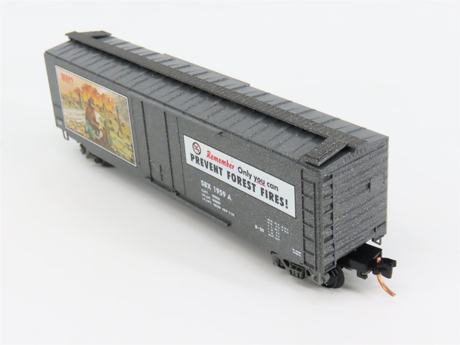 N Scale Micro-Trains 03200402 SBX Smokey Bear 50' Plug Door Box Car 1959 A RTR