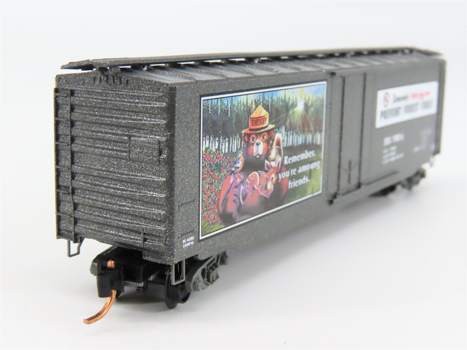 N Scale Micro-Trains 03200404 SBX Smokey Bear 50' Plug Door Box Car 1980 A RTR