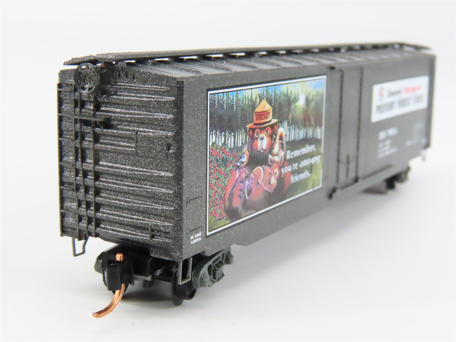 N Scale Micro-Trains 03200404 SBX Smokey Bear 50' Plug Door Box Car 1980 A RTR
