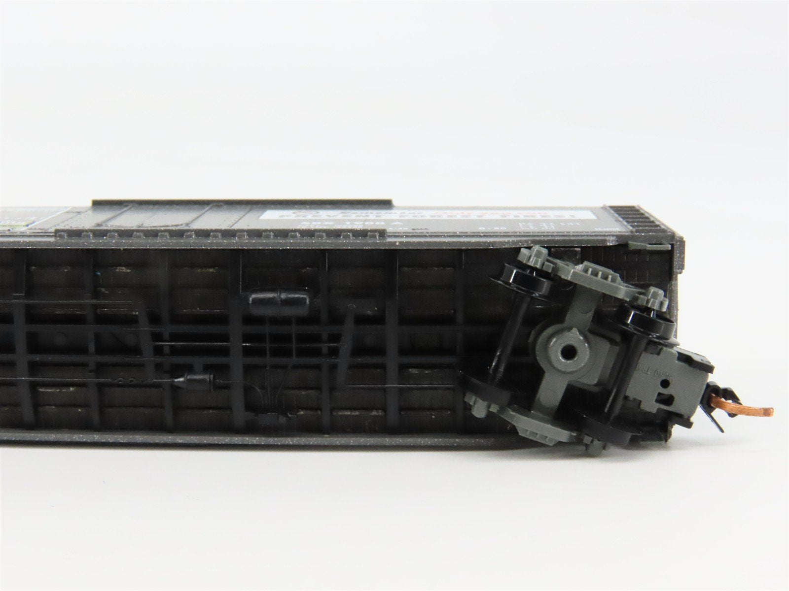 N Scale Micro-Trains 03200404 SBX Smokey Bear 50' Plug Door Box Car 1980 A RTR