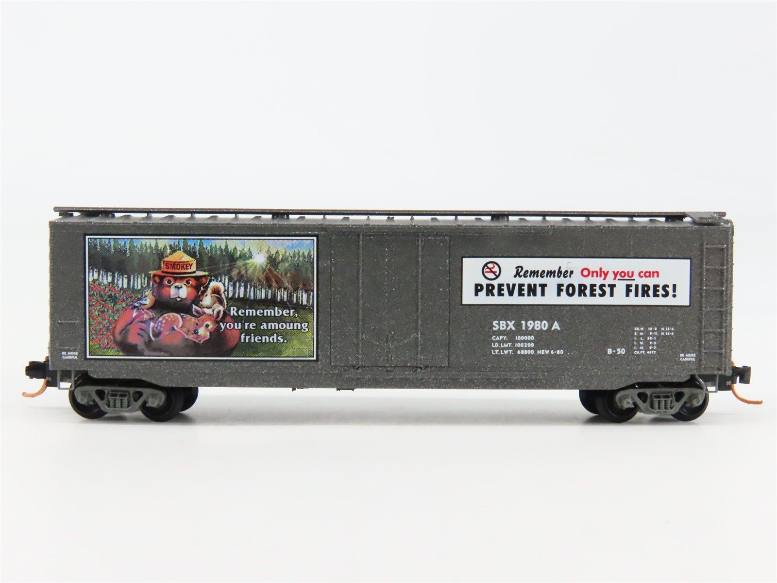 N Scale Micro-Trains 03200404 SBX Smokey Bear 50' Plug Door Box Car 1980 A RTR