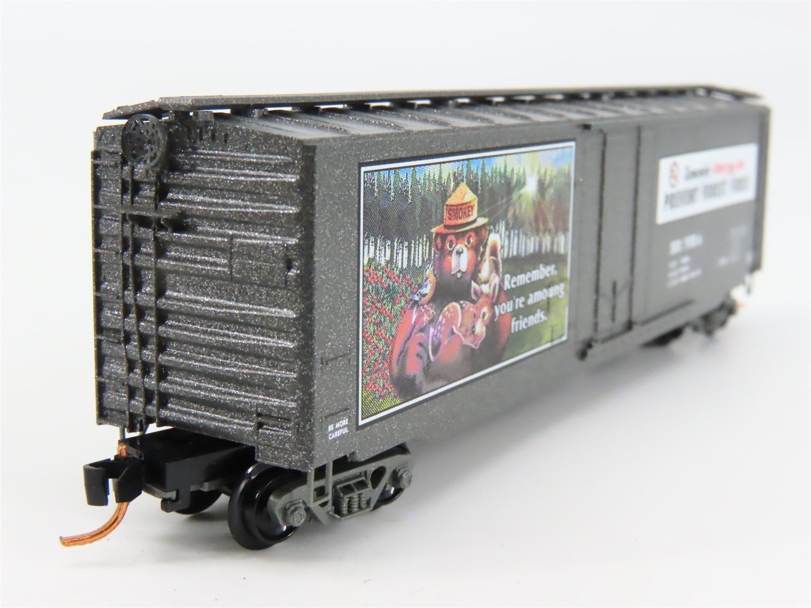 N Scale Micro-Trains 03200404 SBX Smokey Bear 50' Plug Door Box Car 1980 A RTR