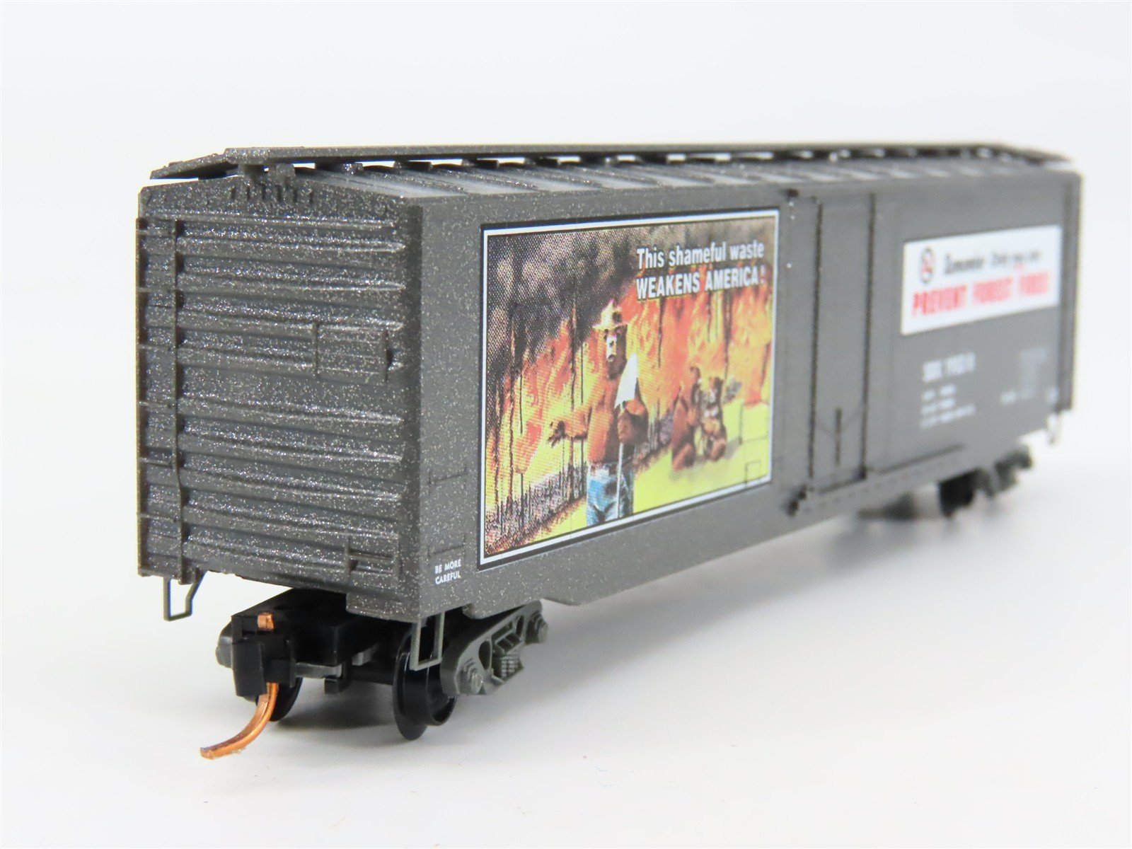 N Scale Micro-Trains 03200403 SBX Smokey Bear 50' Box Car 1953 B RTR
