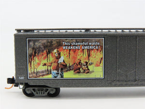 N Scale Micro-Trains 03200403 SBX Smokey Bear 50' Plug Door Box Car 1953 B RTR