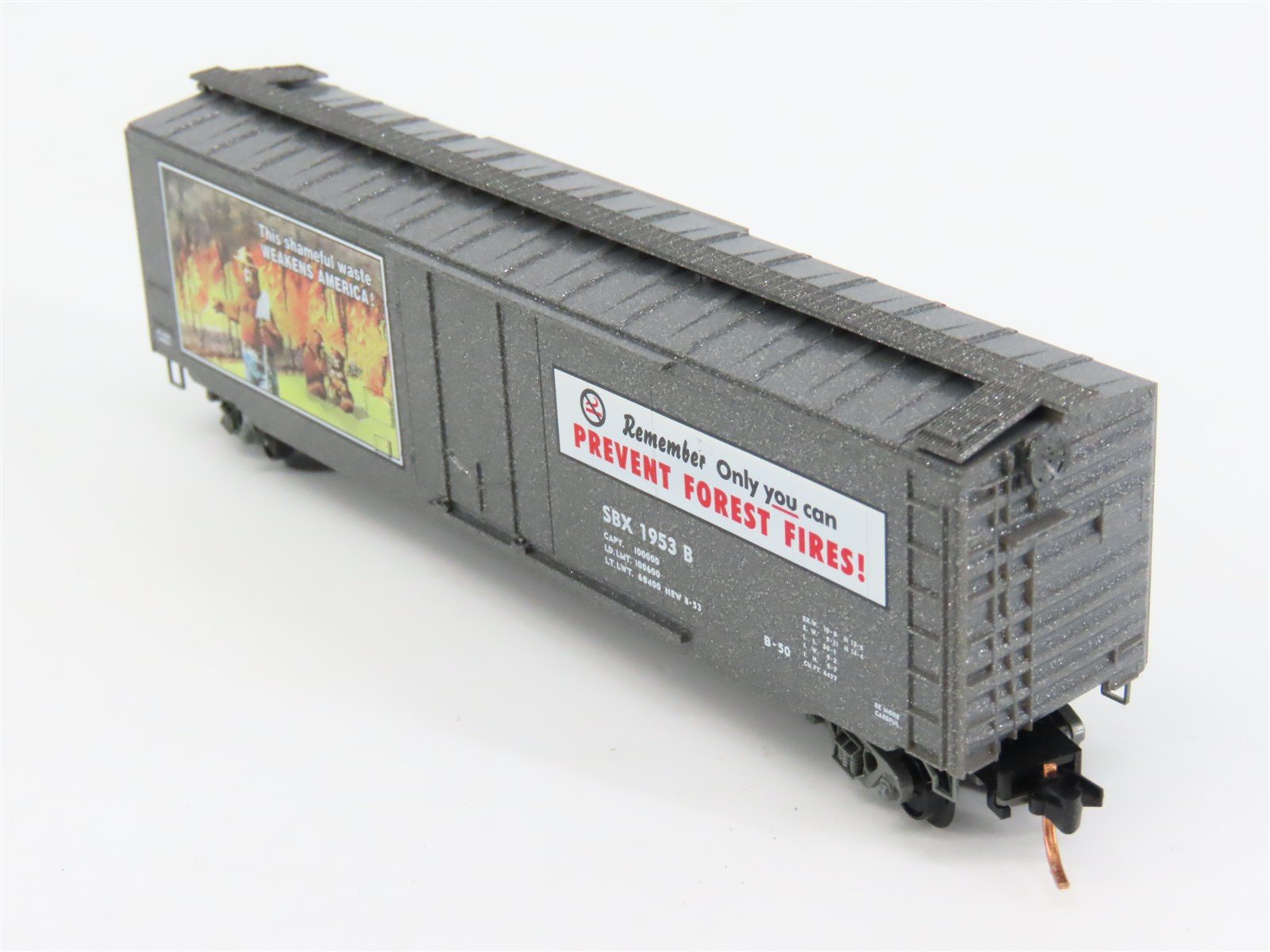 N Scale Micro-Trains 03200403 SBX Smokey Bear 50' Plug Door Box Car 1953 B RTR