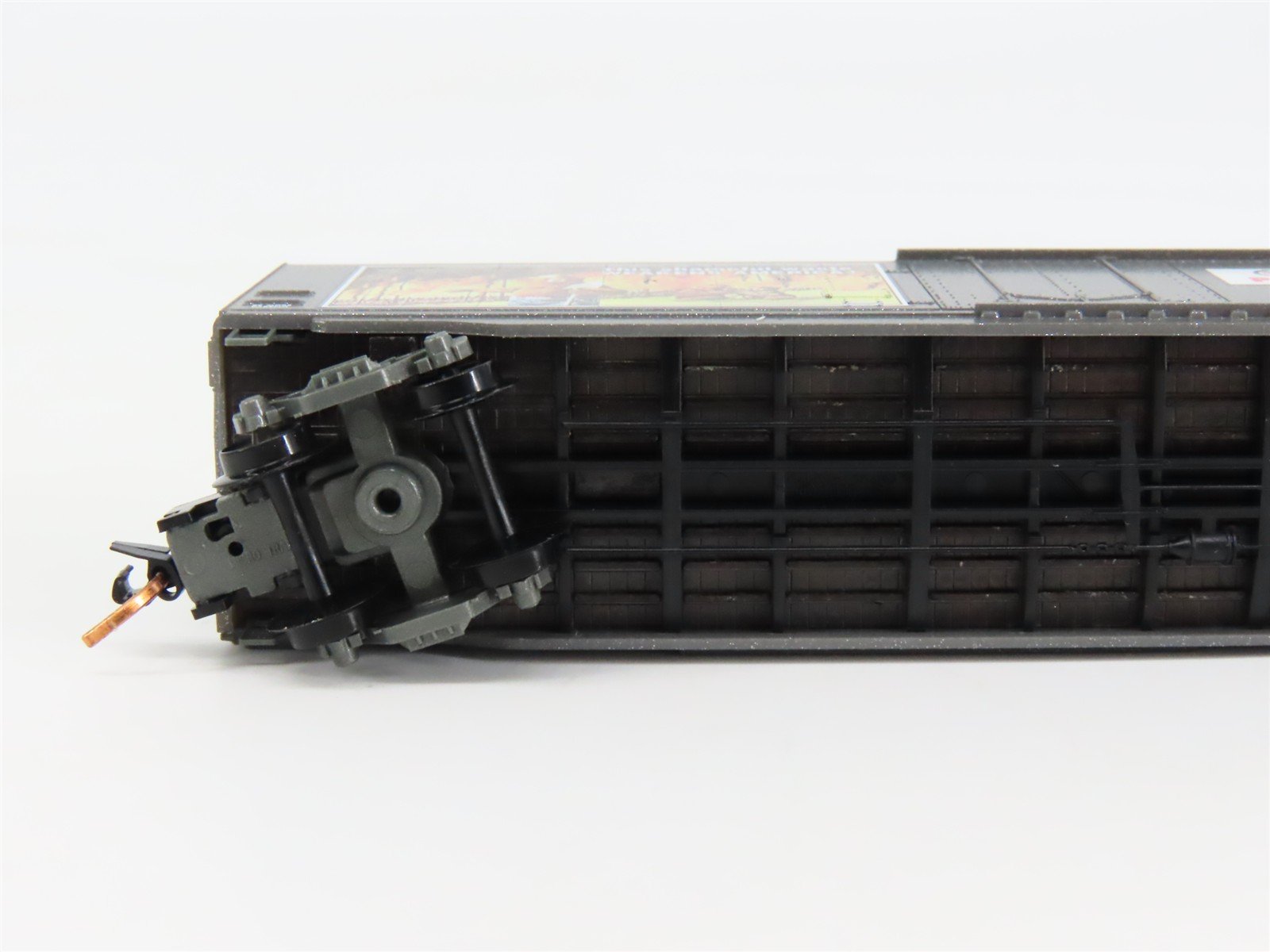 N Scale Micro-Trains 03200403 SBX Smokey Bear 50' Plug Door Box Car 1953 B RTR