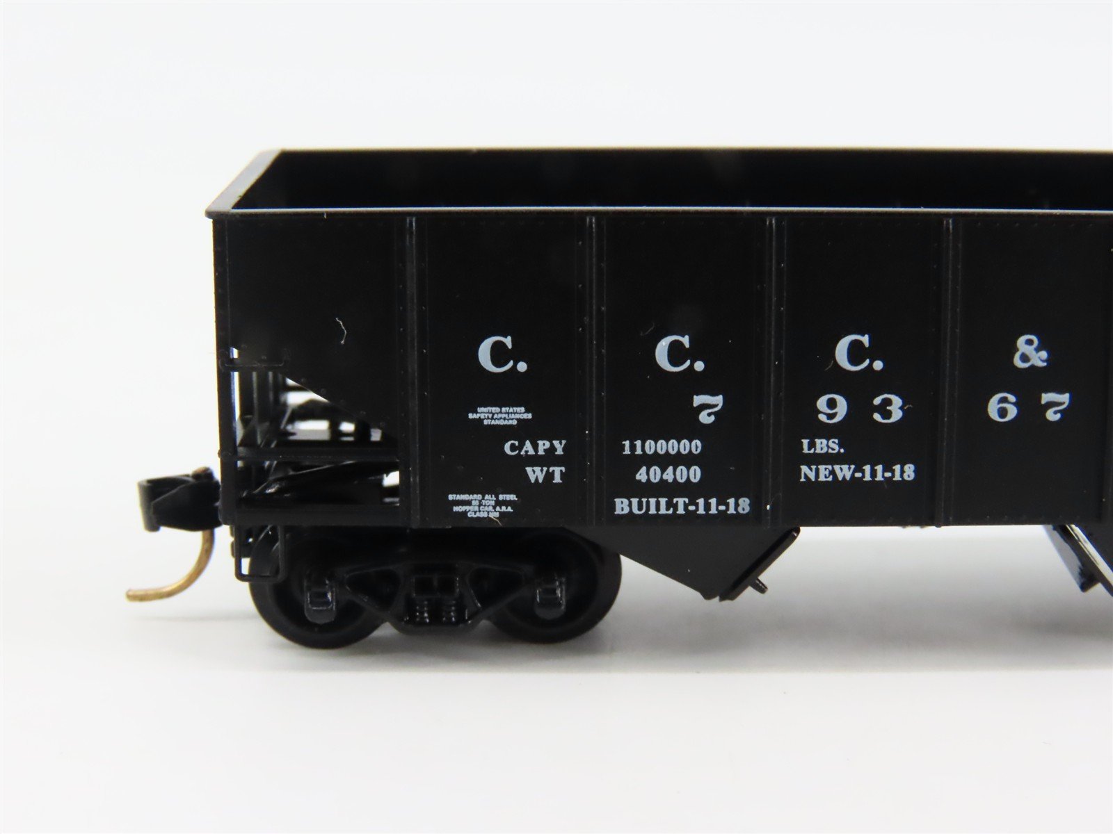 N Scale Micro-Trains 56160 CCC&StL New York Central 33' 2-Bay Hopper 79367 RTR