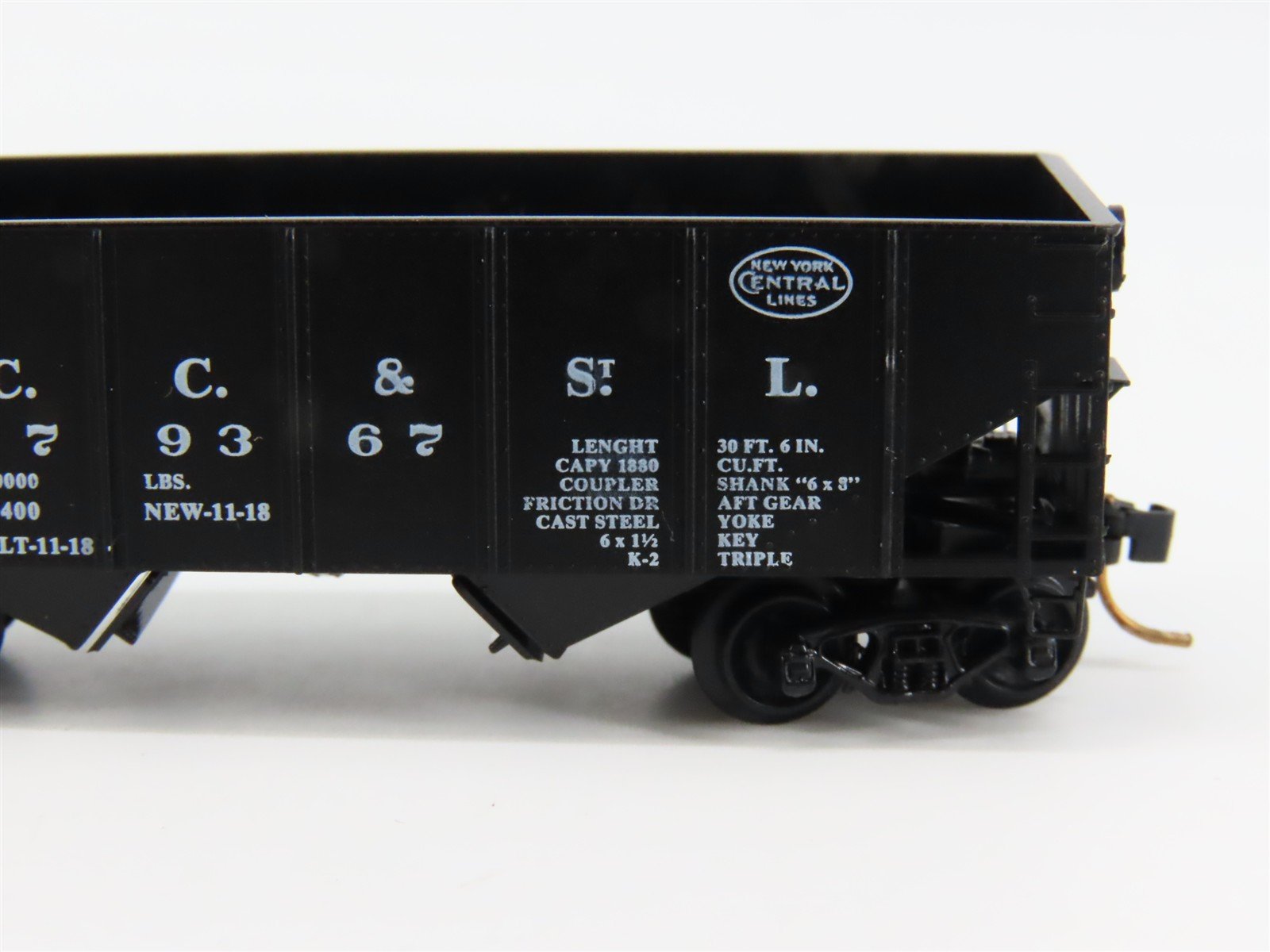 N Scale Micro-Trains 56160 CCC&StL New York Central 33' 2-Bay Hopper 79367 RTR