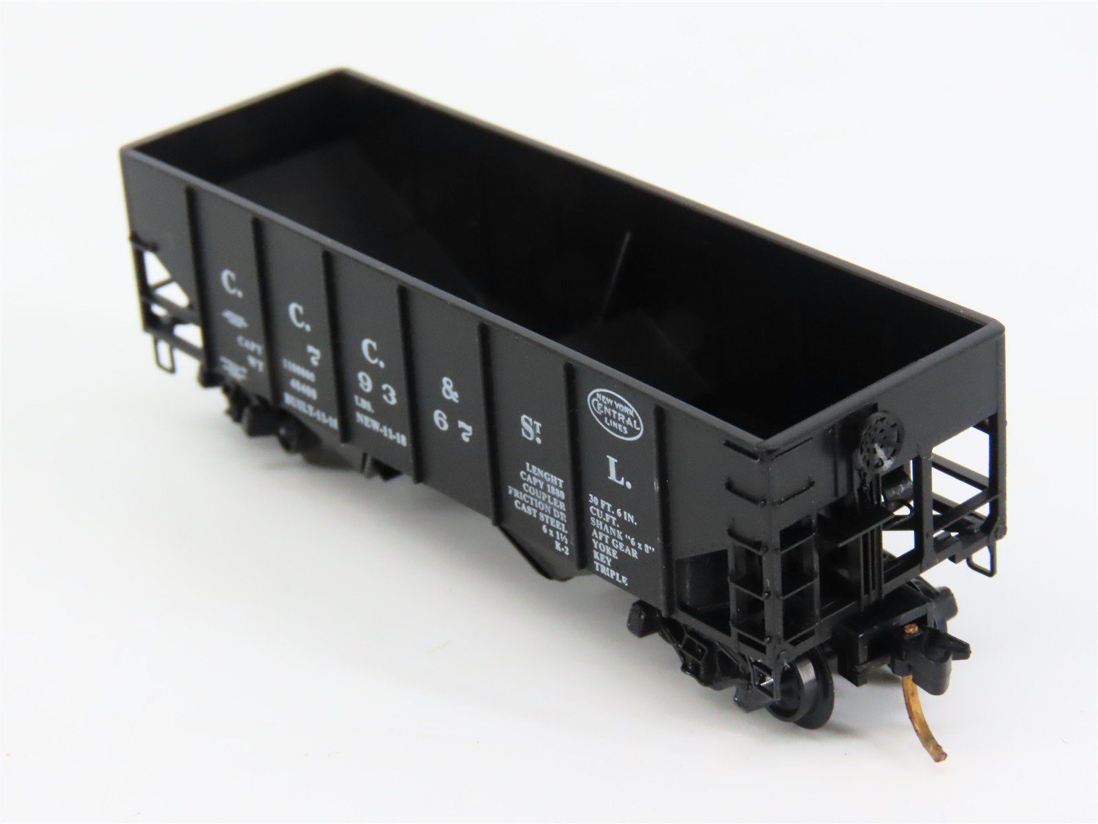 N Scale Micro-Trains 56160 CCC&StL New York Central 33' 2-Bay Hopper 79367 RTR