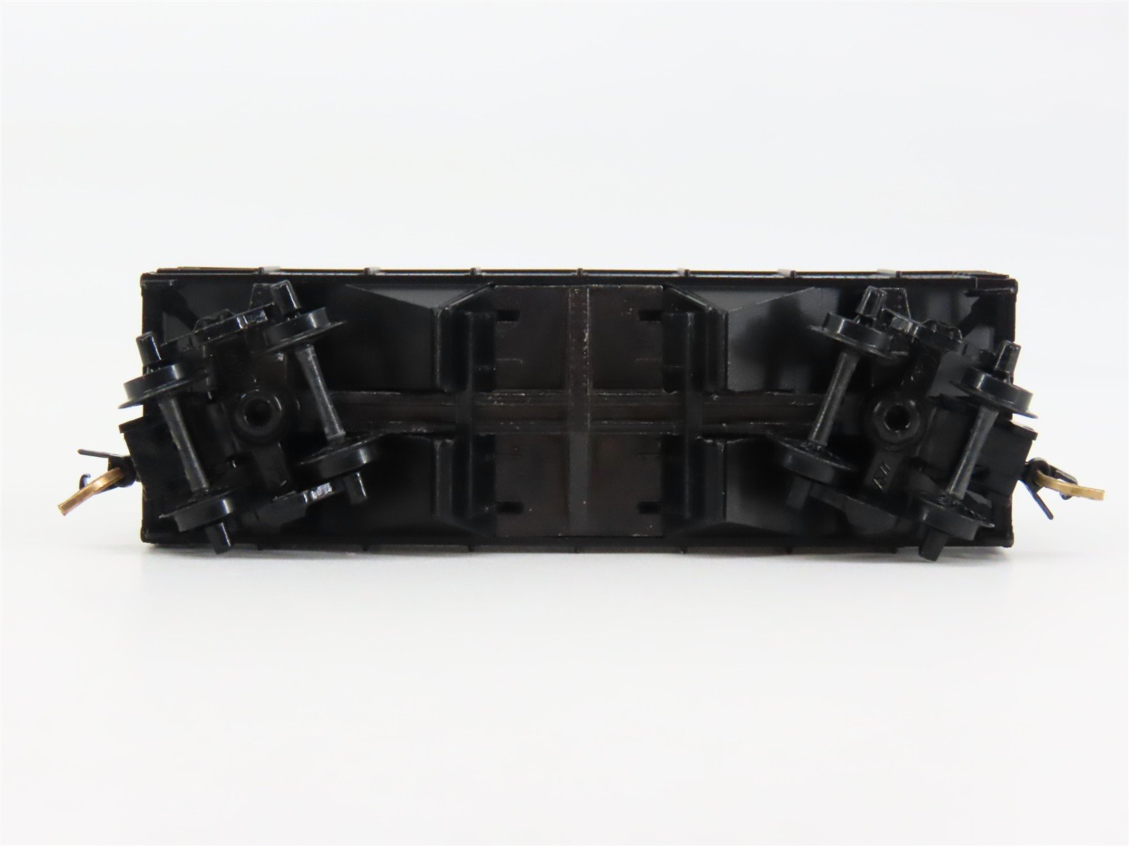N Scale Micro-Trains 56160 CCC&StL New York Central 33' 2-Bay Hopper 79367 RTR