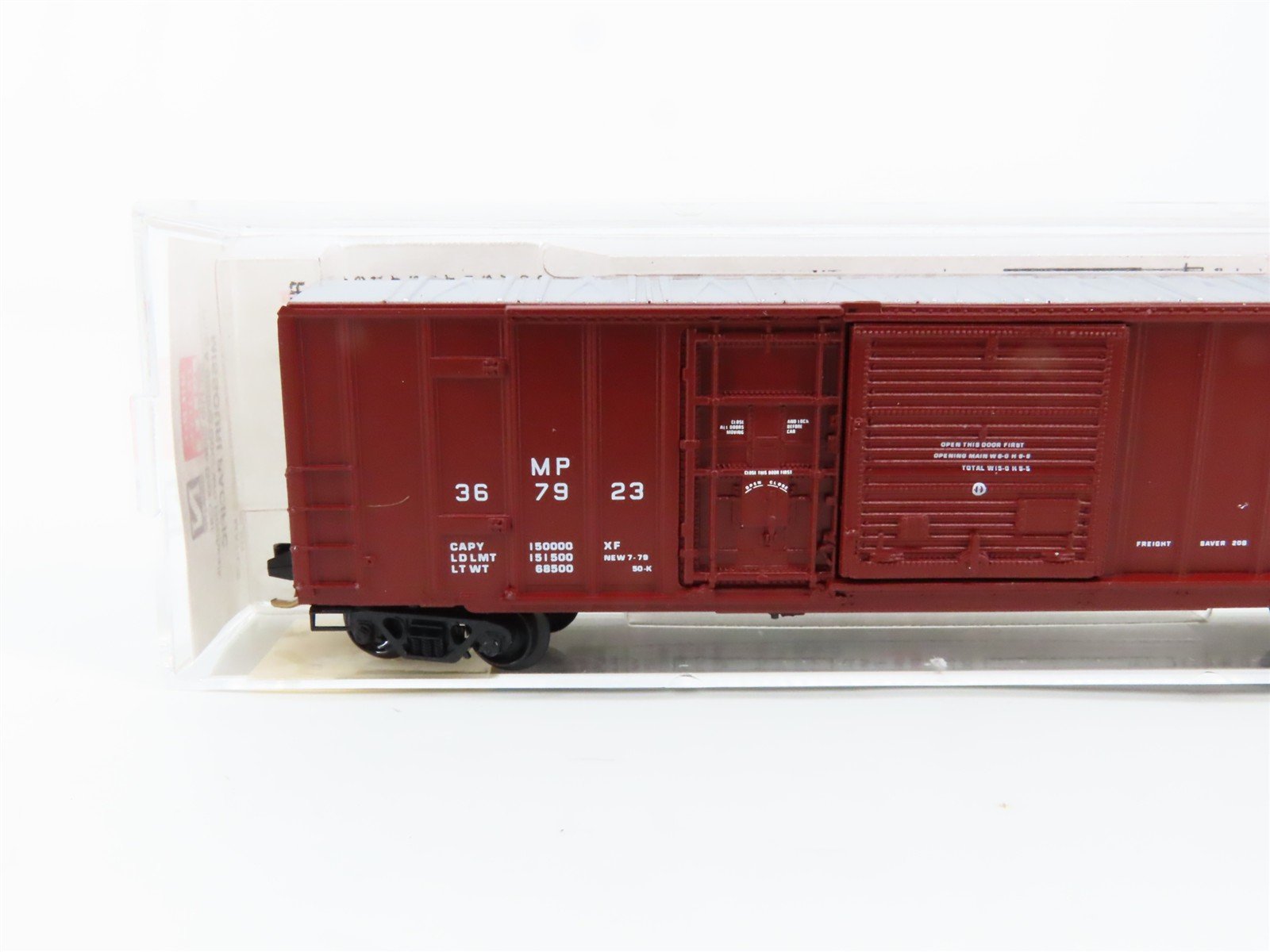 N Scale Micro-Trains 26040 MP Missouri Pacific 50' Box Car 367923 RTR