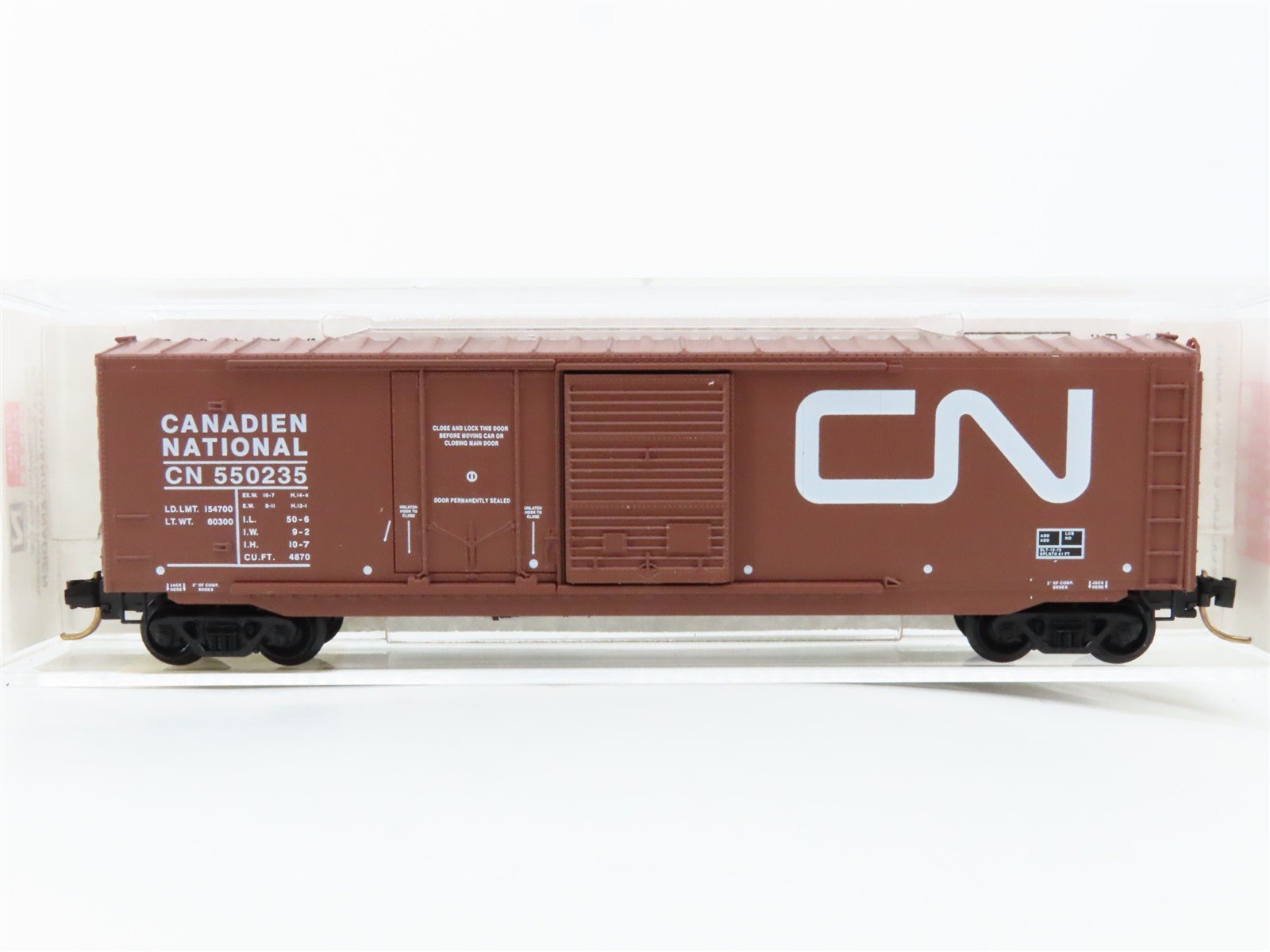 N Scale Micro-Trains 76010 CN Canadian National 50' Box Car 550235 RTR