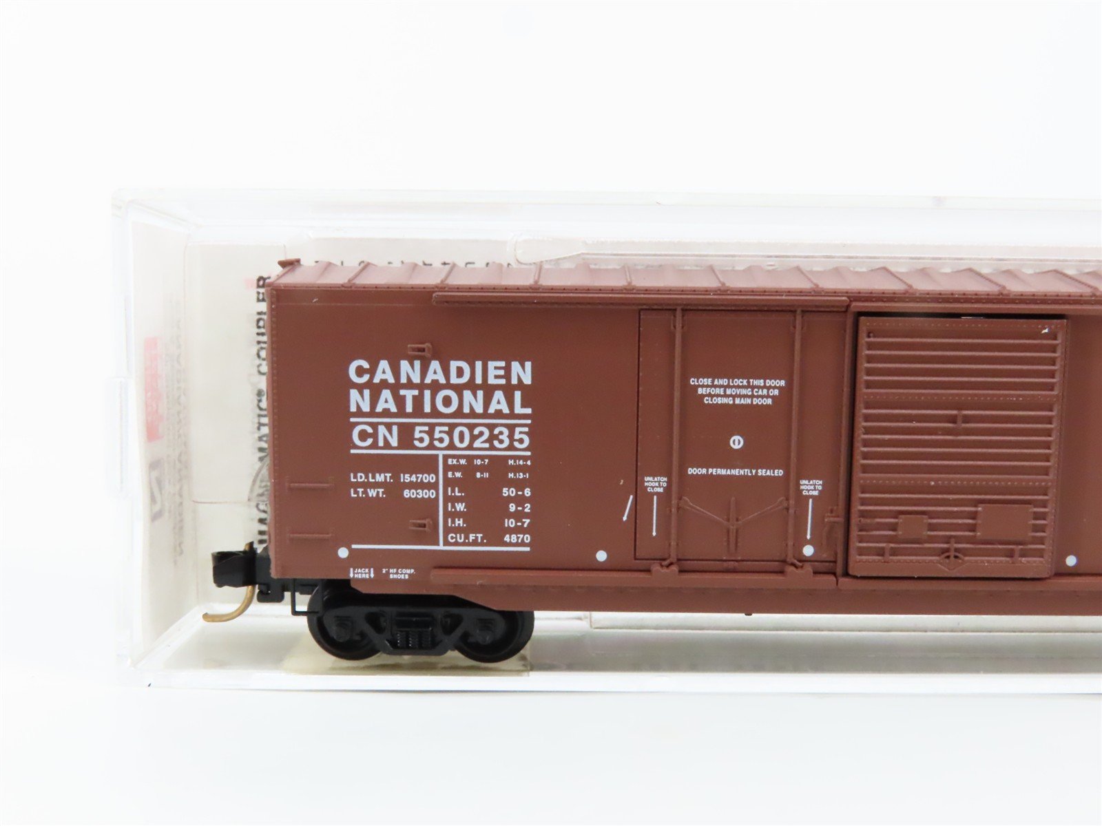 N Scale Micro-Trains 76010 CN Canadian National 50' Box Car 550235 RTR