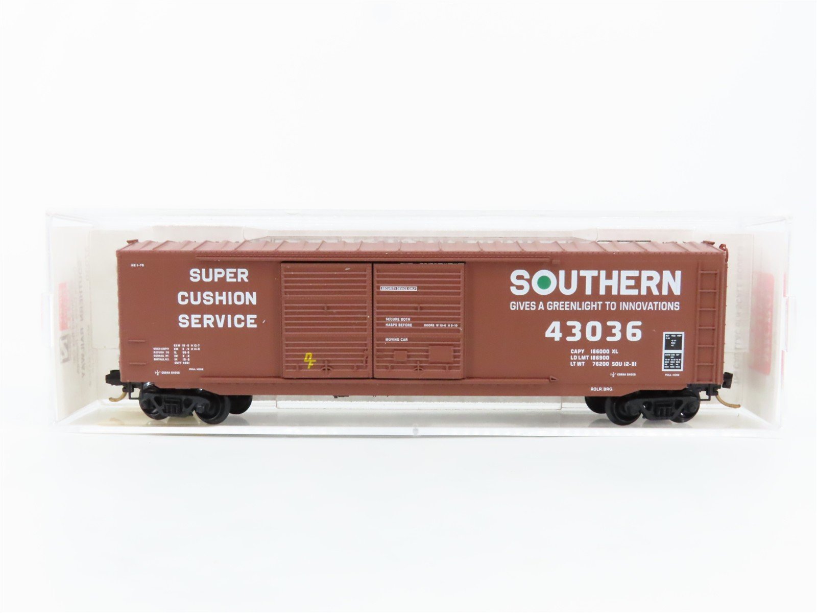 N Scale Micro-Trains 37030 SOU Southern Railway 50' Standard Box Car 43036 RTR