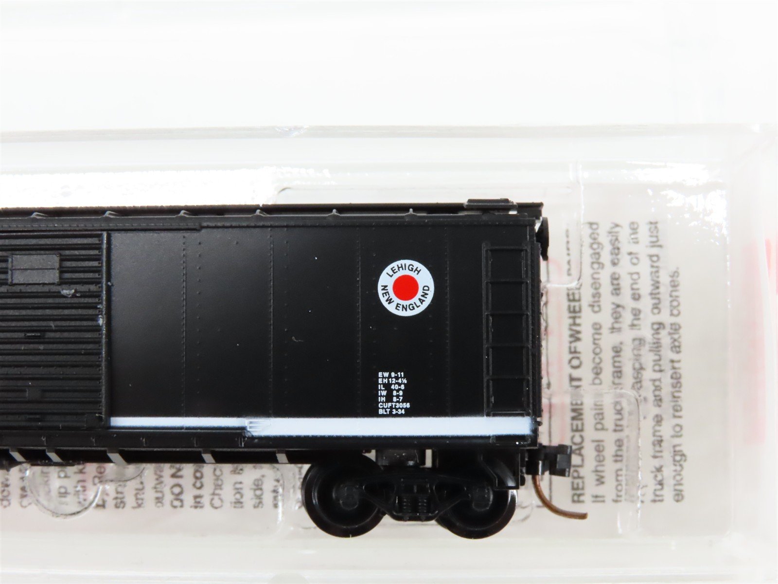N Scale Micro-Trains 120030 LNE Lehigh and New England 40' Box Car 8484 RTR