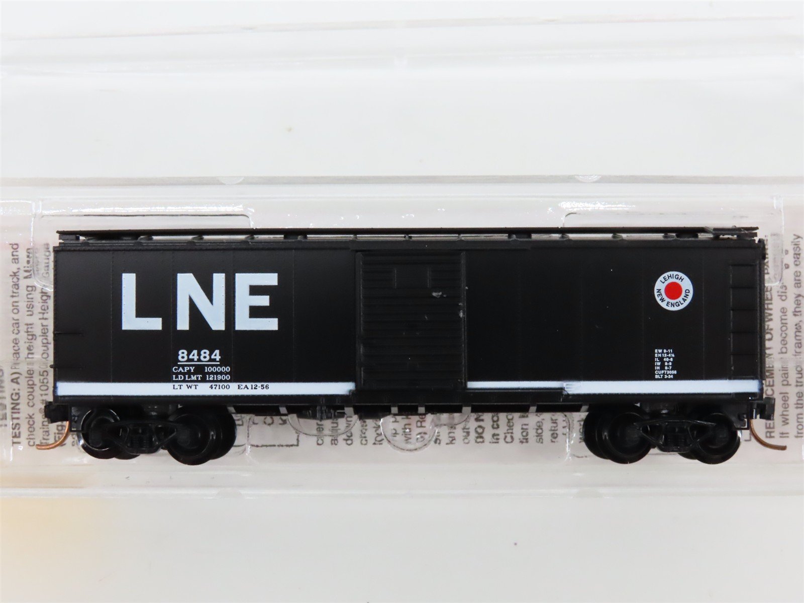 N Scale Micro-Trains 120030 LNE Lehigh and New England 40' Box Car 8484 RTR