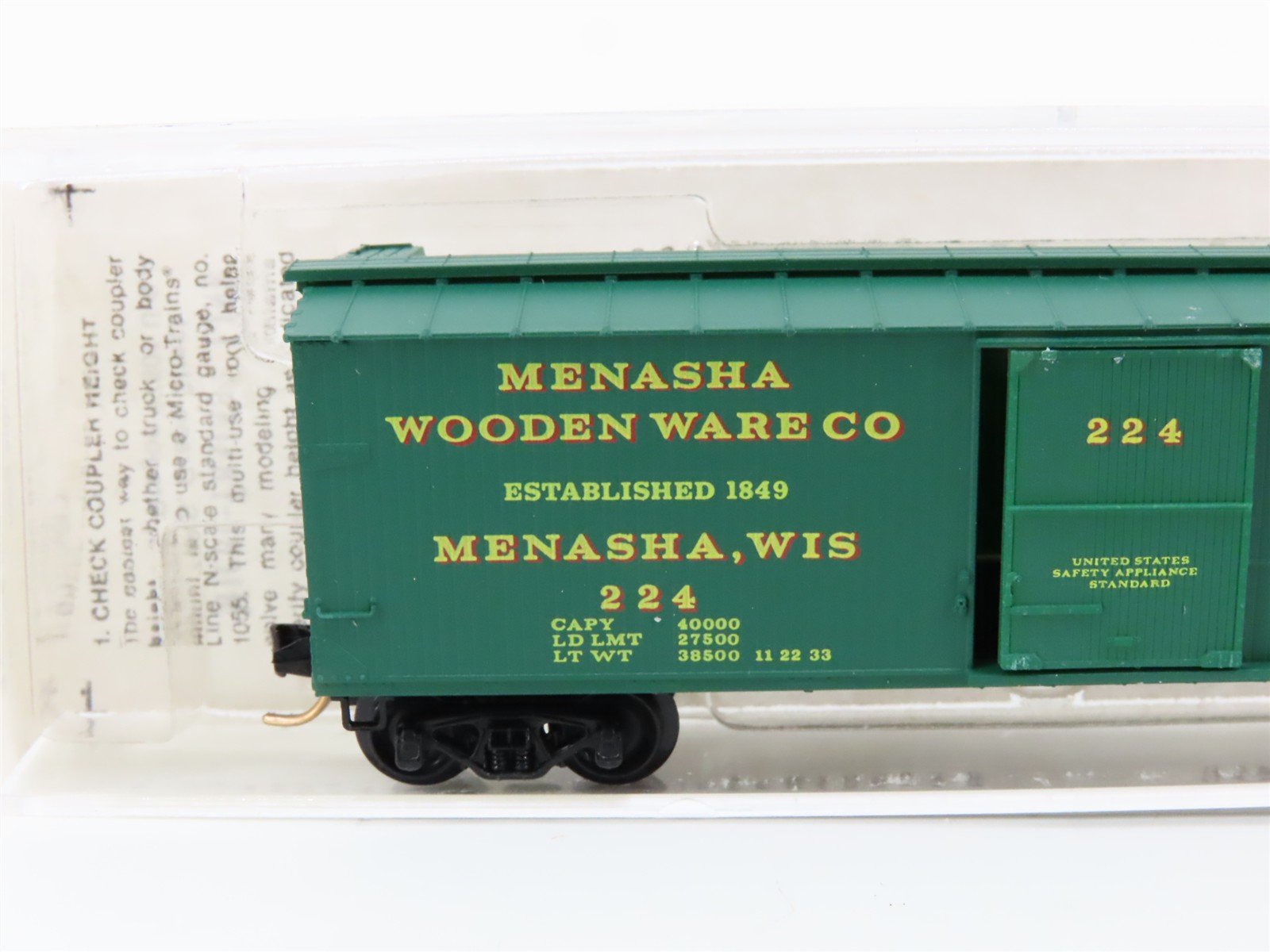 N Scale Micro-Trains 42040 Menasha Woodenware Co 40' Box Car 224 RTR