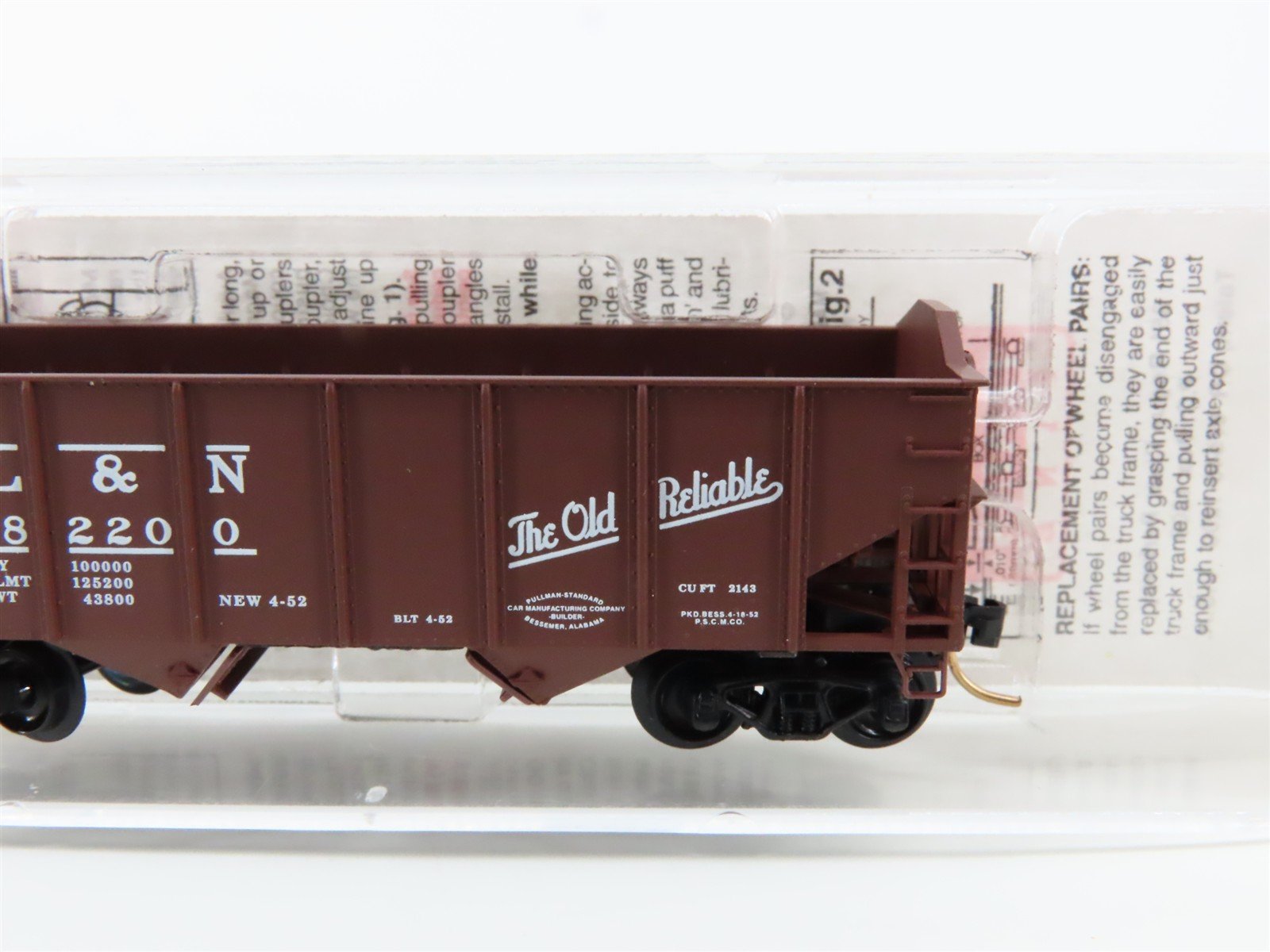 N Scale Micro-Trains 89010 L&N Louisville & Nashville 33' 2-Bay Hopper 82200 RTR