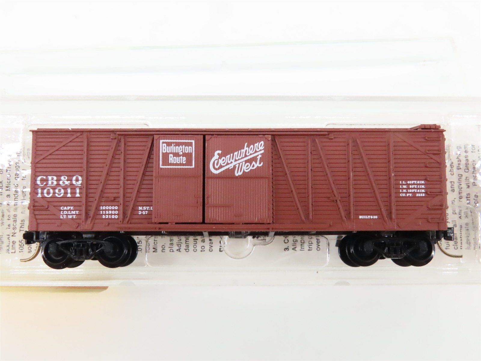 N Scale Micro-Trains 29060 CB&Q Chicago, Burlington & Quincy 40' Box Car RTR