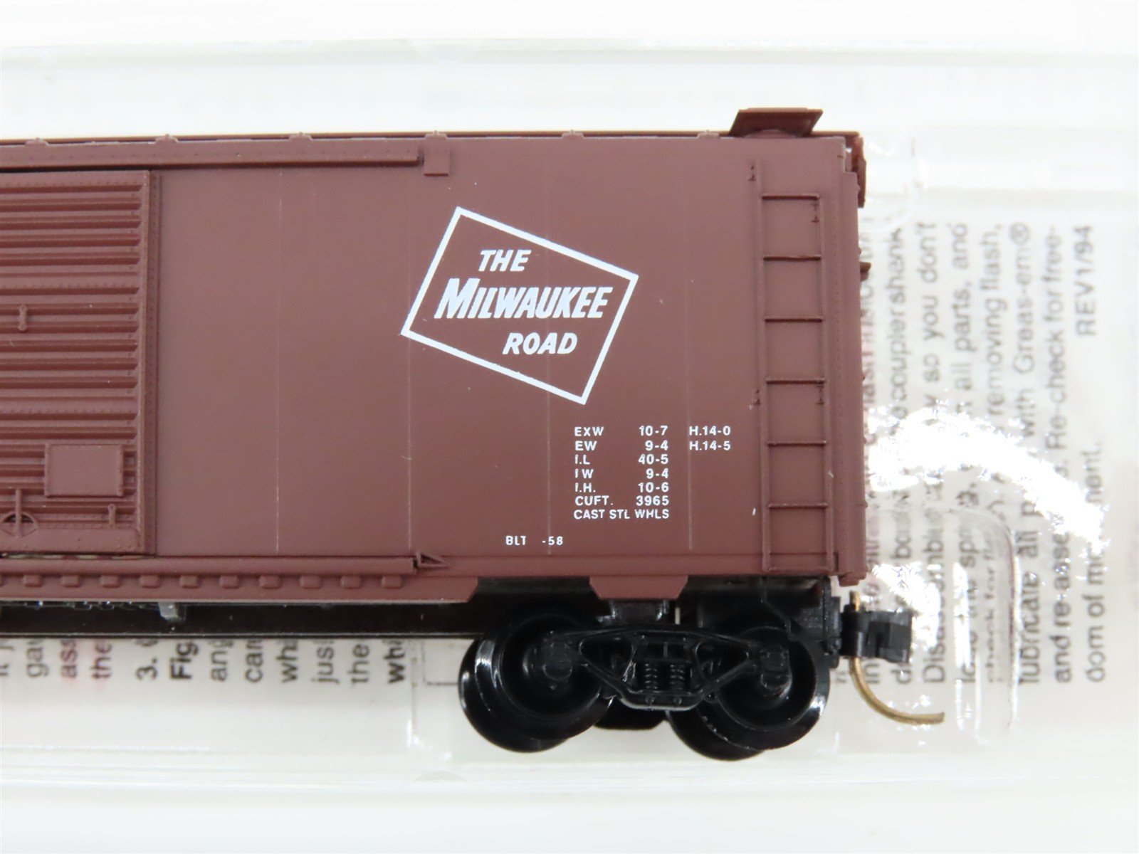 N Scale Micro-Trains 22180 MILW Milwaukee Road 40' Box Car 29960 RTR
