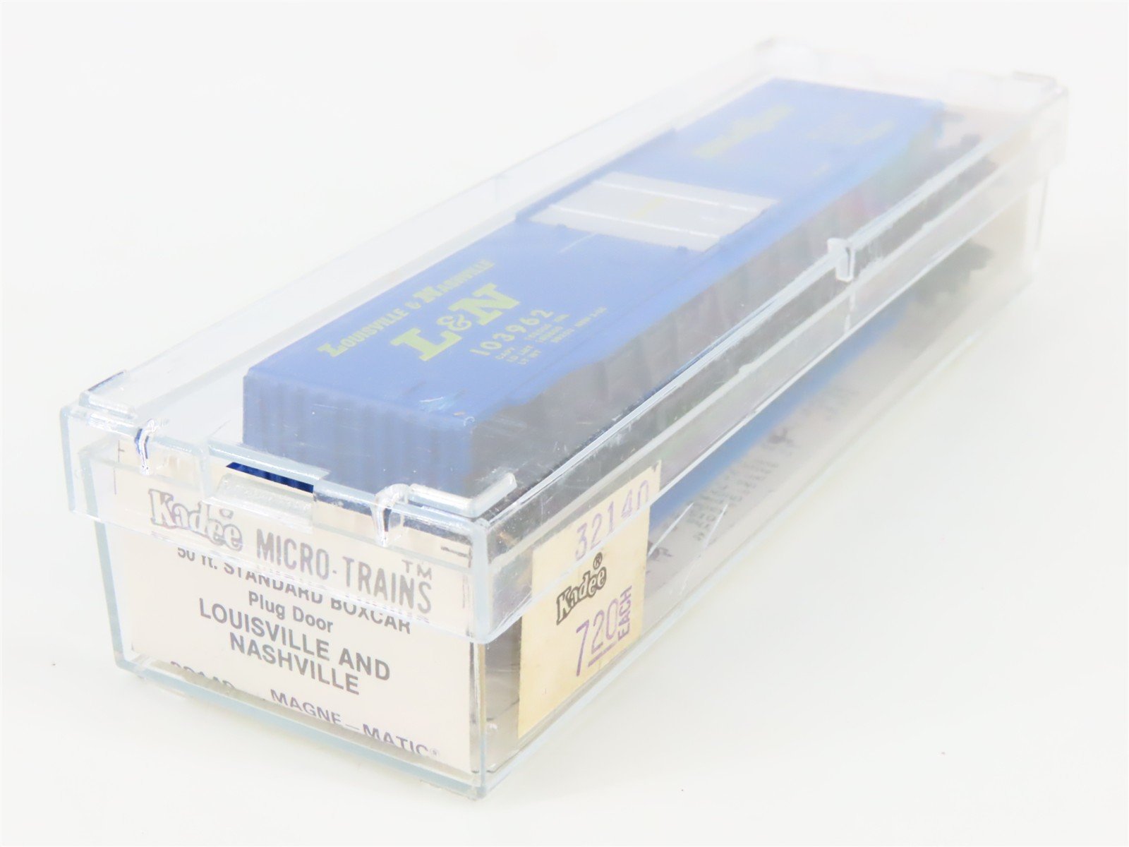 N Scale Micro-Trains 32140 LN Louisville & Nashville 50' Plug Door Box Car RTR