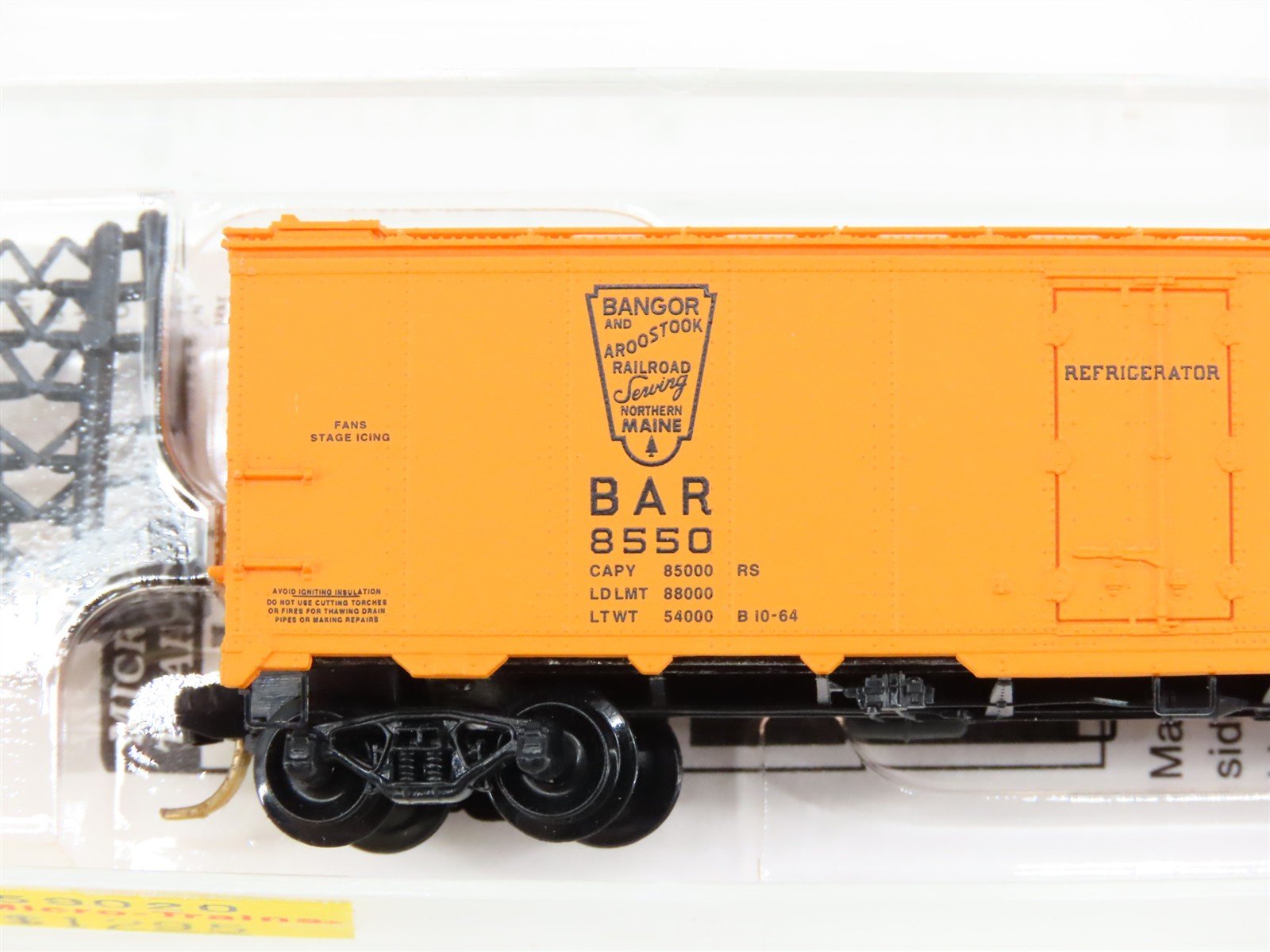 N Scale Micro-Trains 59020 BAR Bangor & Aroostook 40' Ice Reefer 8550 RTR