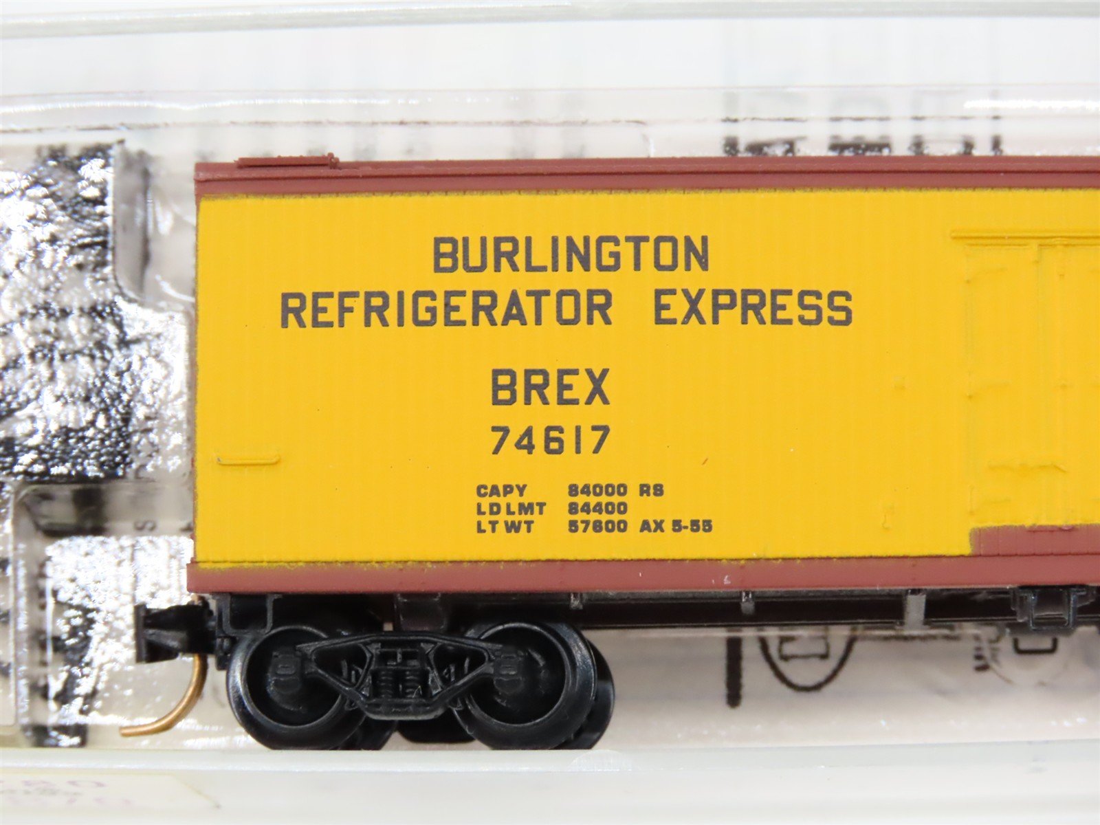 N Scale Micro-Trains 47280 BREX Burlington Refrigerator Express 40' Reefer RTR