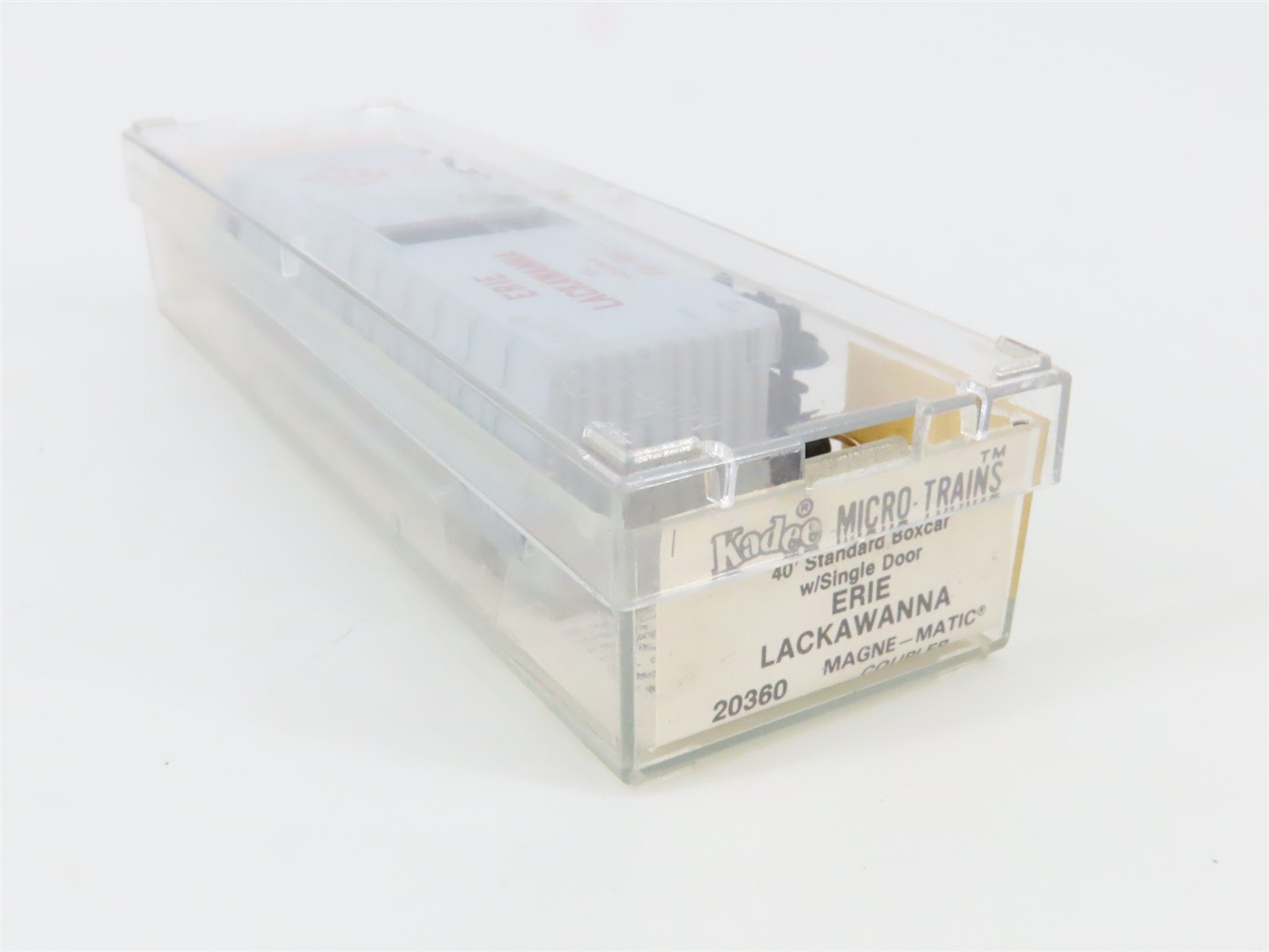 N Scale Micro-Trains 20360 EL Erie Lackawanna 40' Box Car 90684 RTR