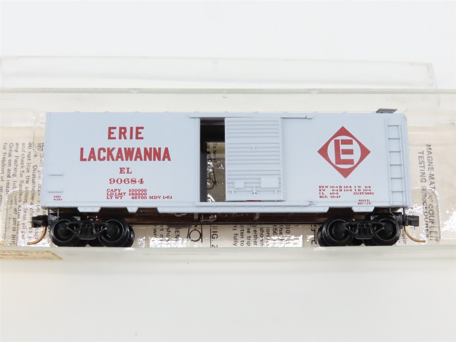 N Scale Micro-Trains 20360 EL Erie Lackawanna 40' Box Car 90684 RTR