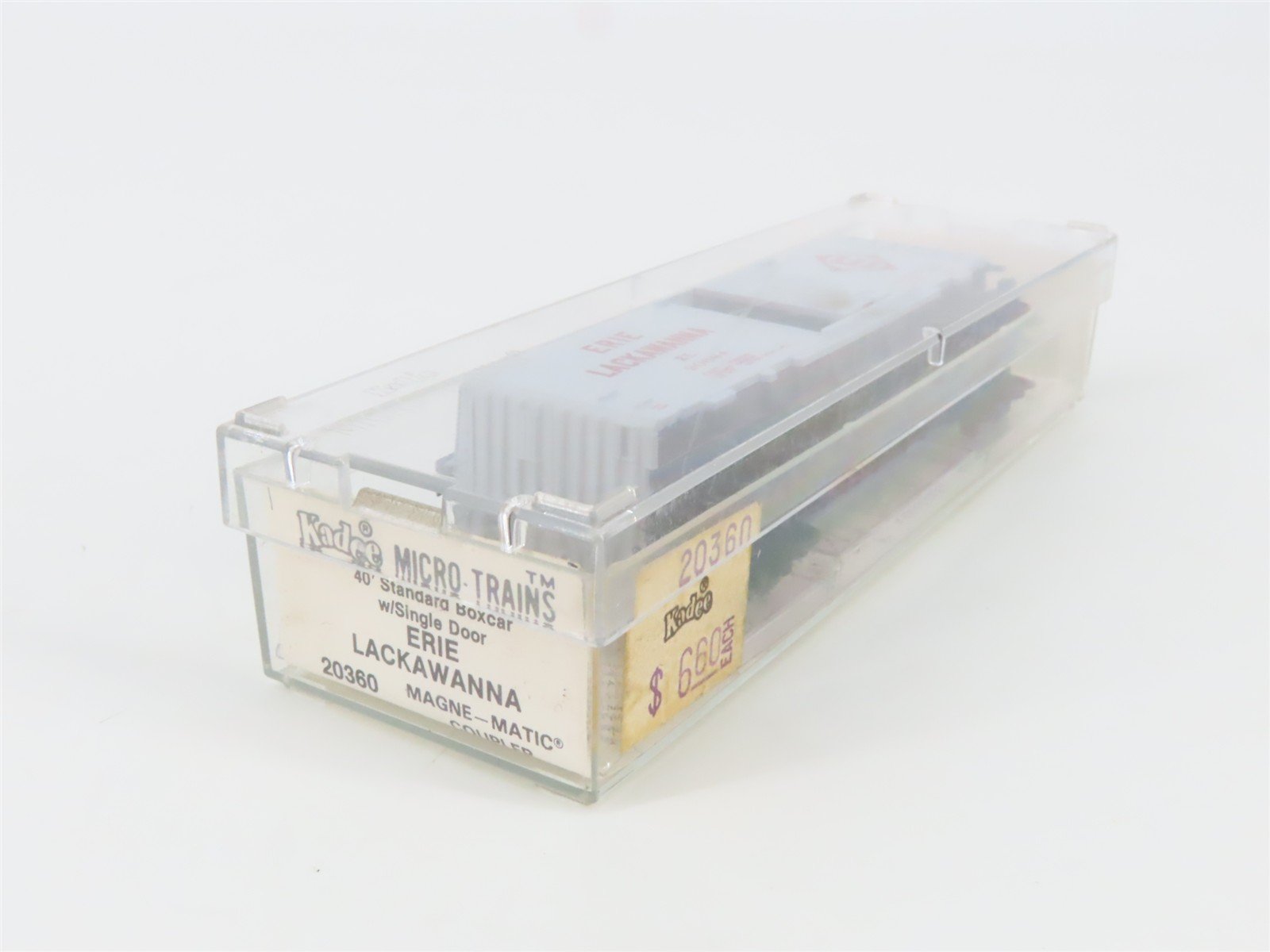 N Scale Micro-Trains 20360 EL Erie Lackawanna 40' Box Car 90684 RTR