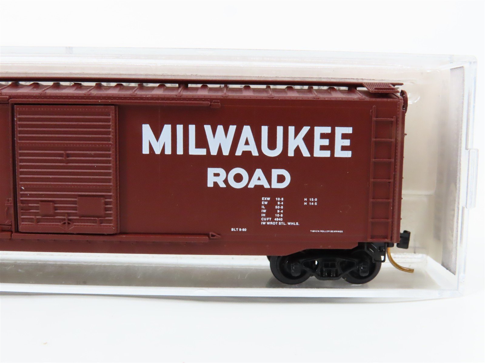 N Scale Micro-Trains 33100 Milwaukee Road 50' Plug and Sliding Door Box Car RTR