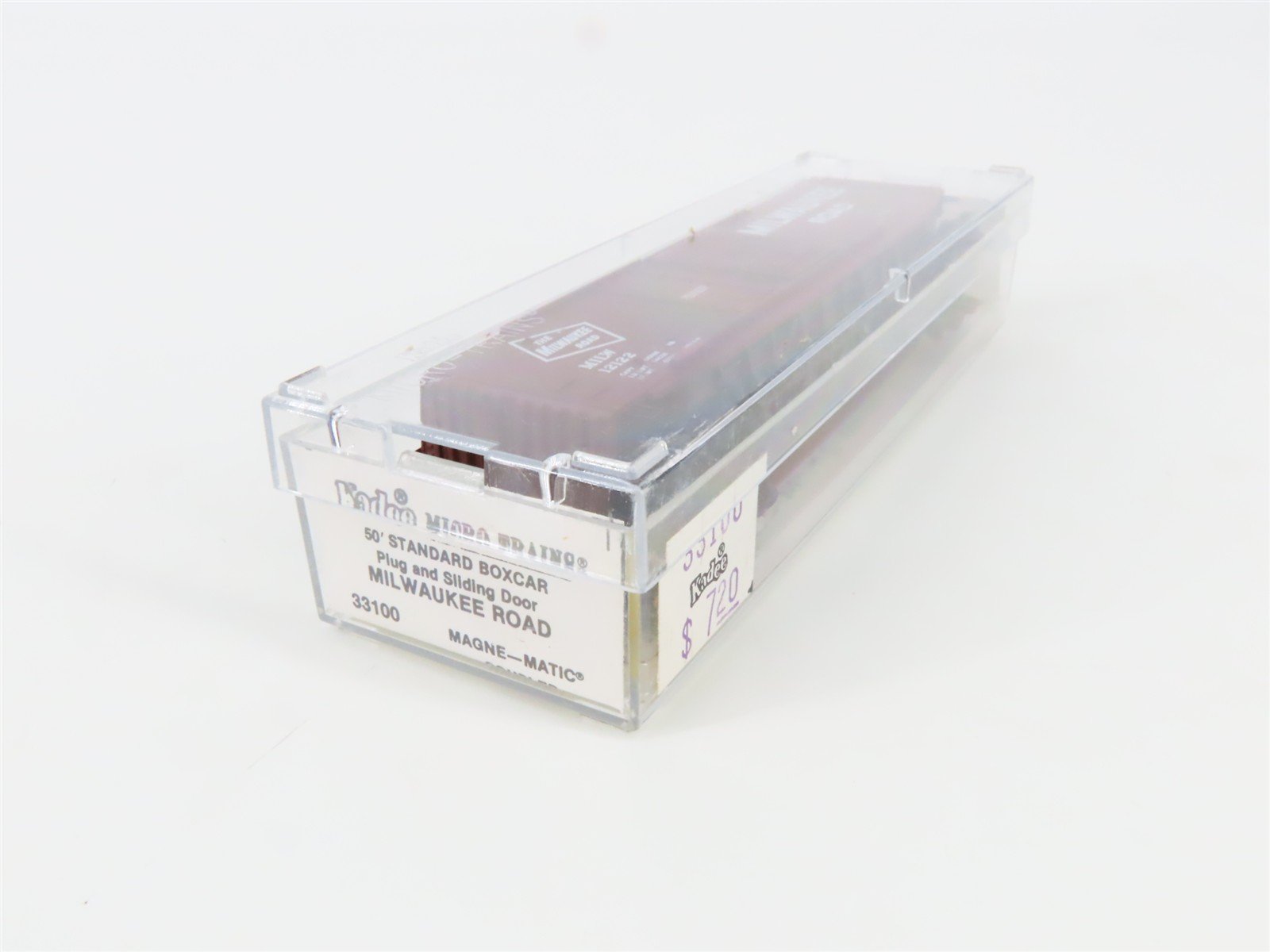 N Scale Micro-Trains 33100 Milwaukee Road 50' Plug and Sliding Door Box Car RTR