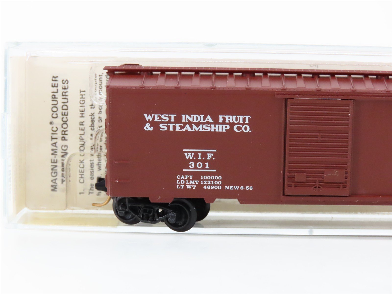 N Scale Micro-Trains 20370 WIF West India Fruit & Steamship Co. 40' Box Car RTR
