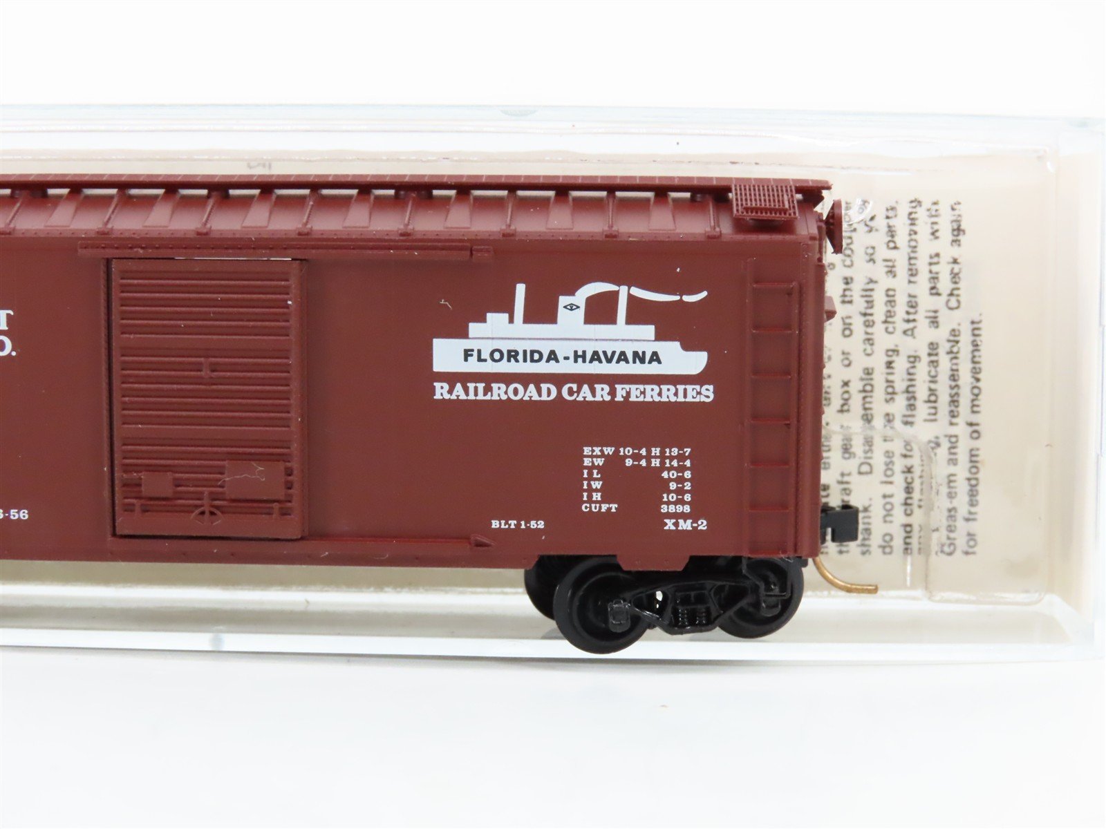 N Scale Micro-Trains 20370 WIF West India Fruit & Steamship Co. 40' Box Car RTR