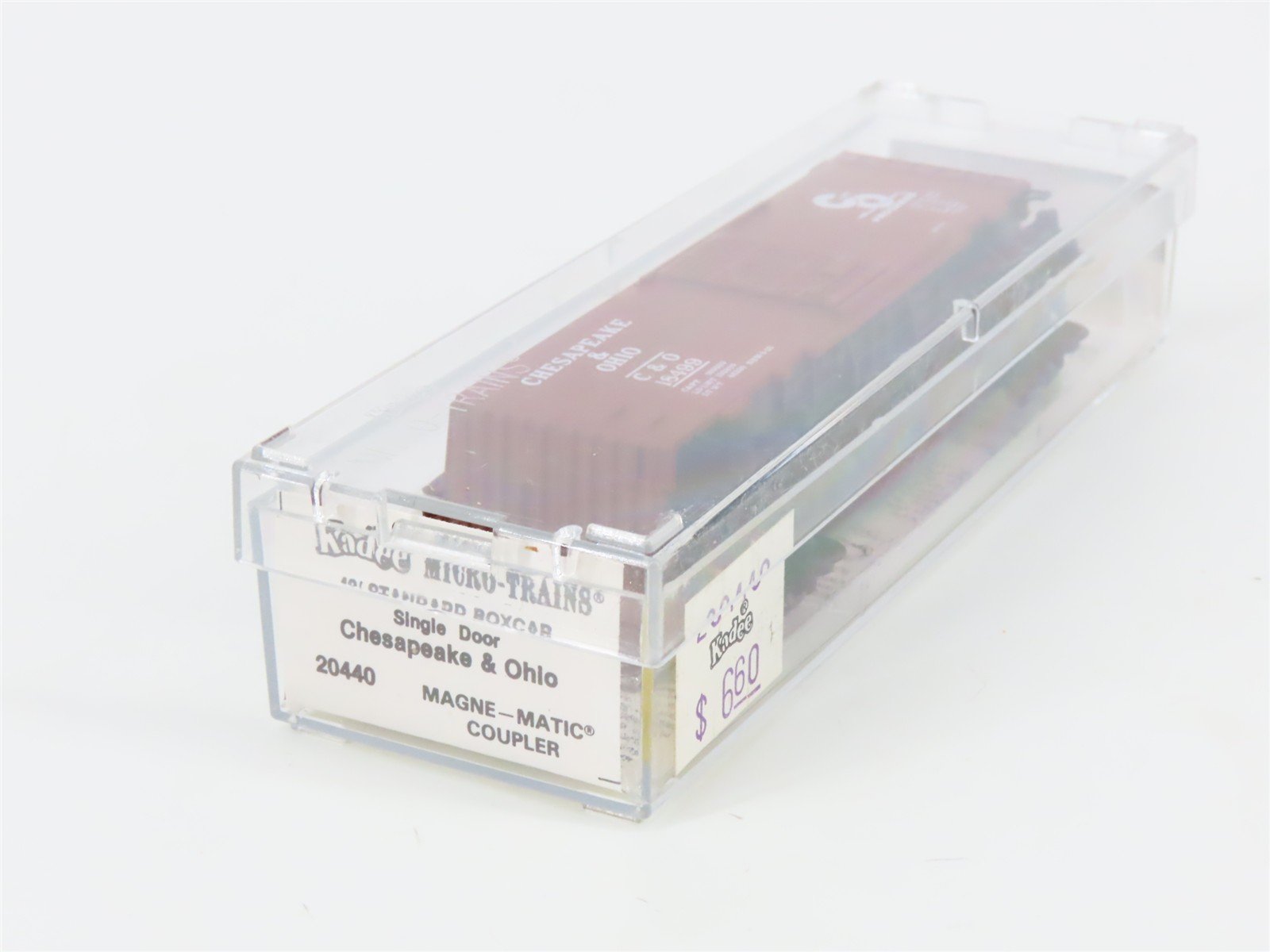 N Scale Micro-Trains 20440 C&O Chesapeake & Ohio 40' Box Car 18499 RTR