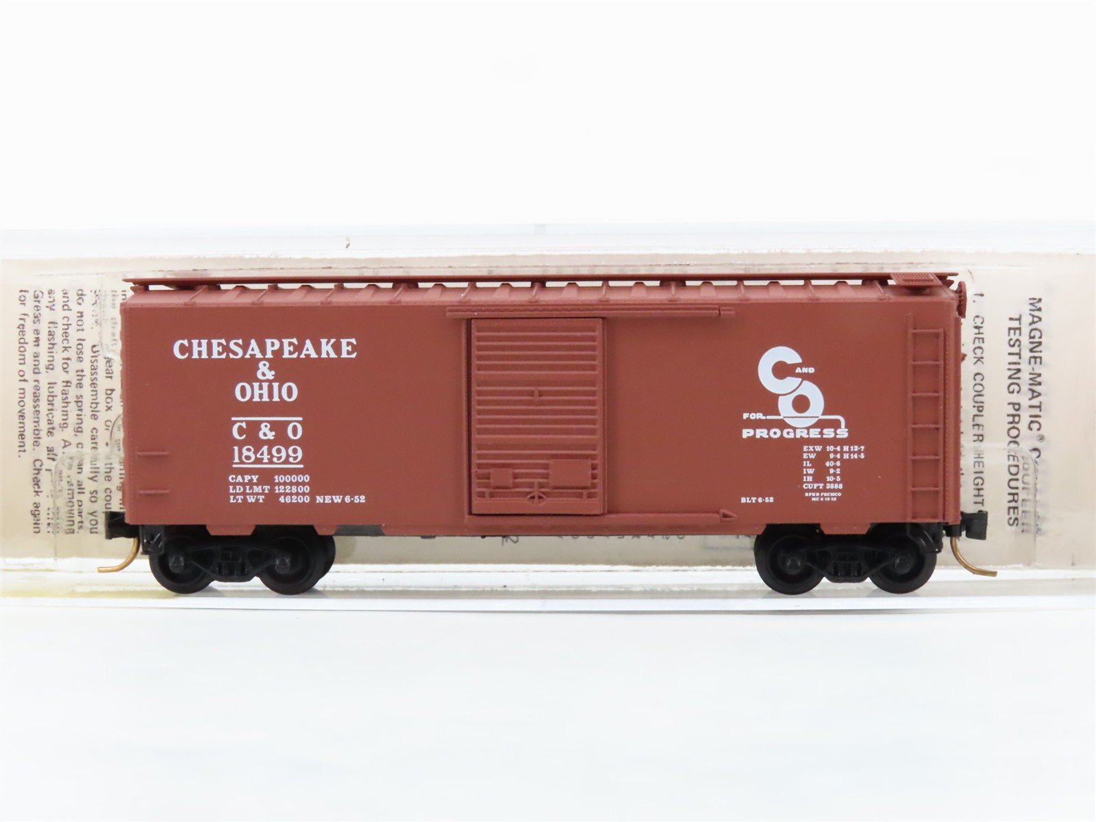 N Scale Micro-Trains 20440 C&O Chesapeake & Ohio 40' Box Car 18499 RTR