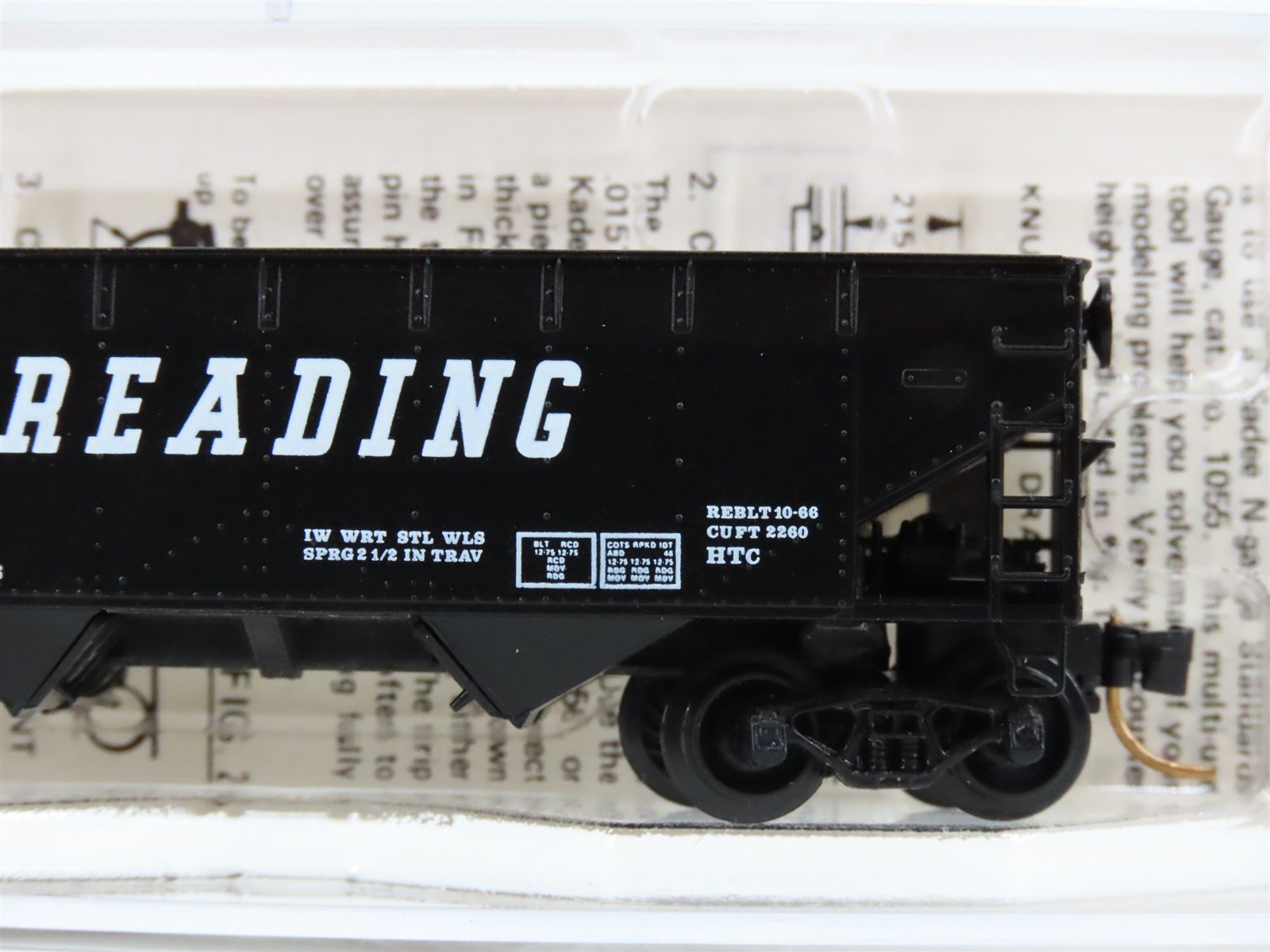 N Scale Micro-Trains 55220 RDG Reading 33' 2-Bay Hopper 64395 RTR