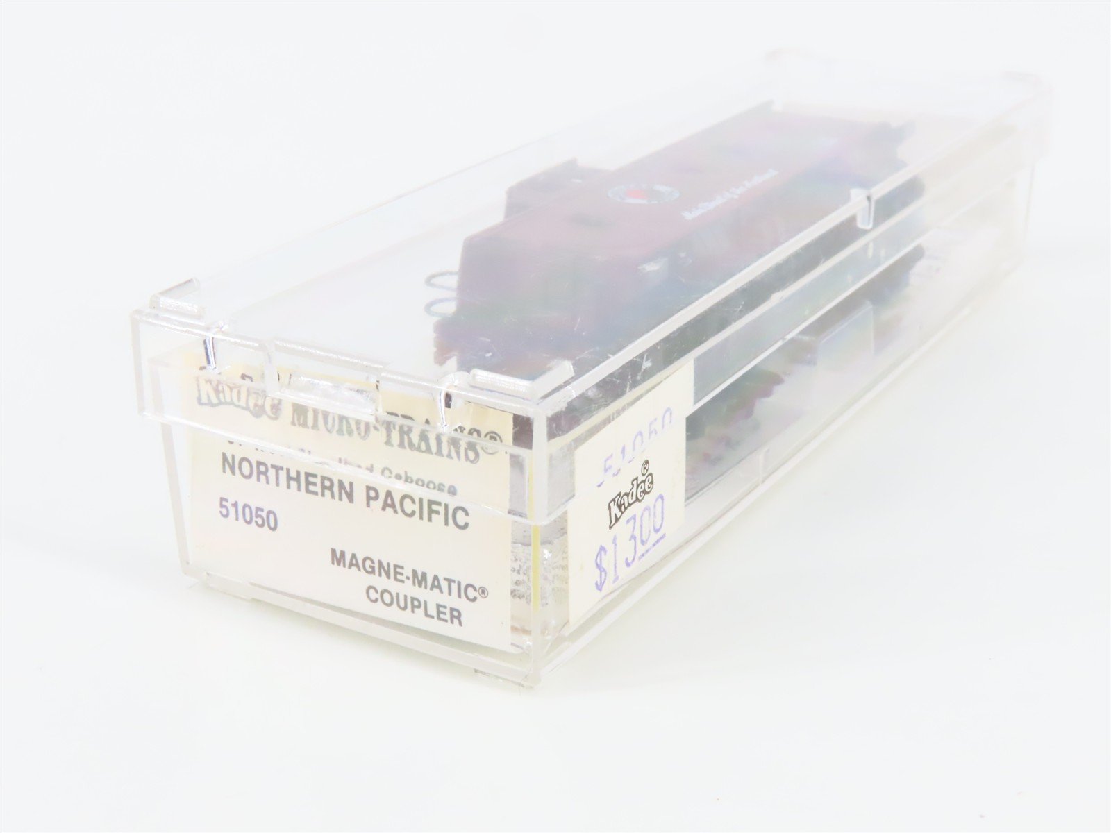 N Scale Micro-Trains 51050 NP Northern Pacific 34' Wood-Sheathed Caboose RTR