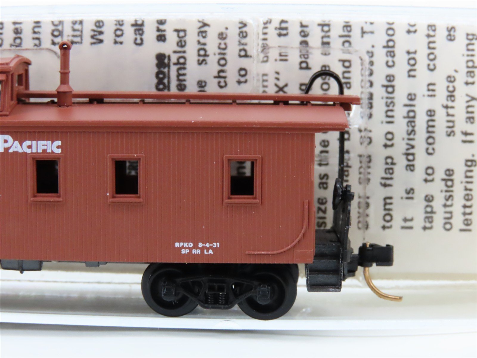 N Scale Micro-Trains 50070 SP Southern Pacific 34' Wood-Sheathed Caboose 417 RTR