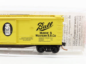 N Scale Micro-Trains 42030 MWR Muncie & Western 40' Box Car 1022 RTR